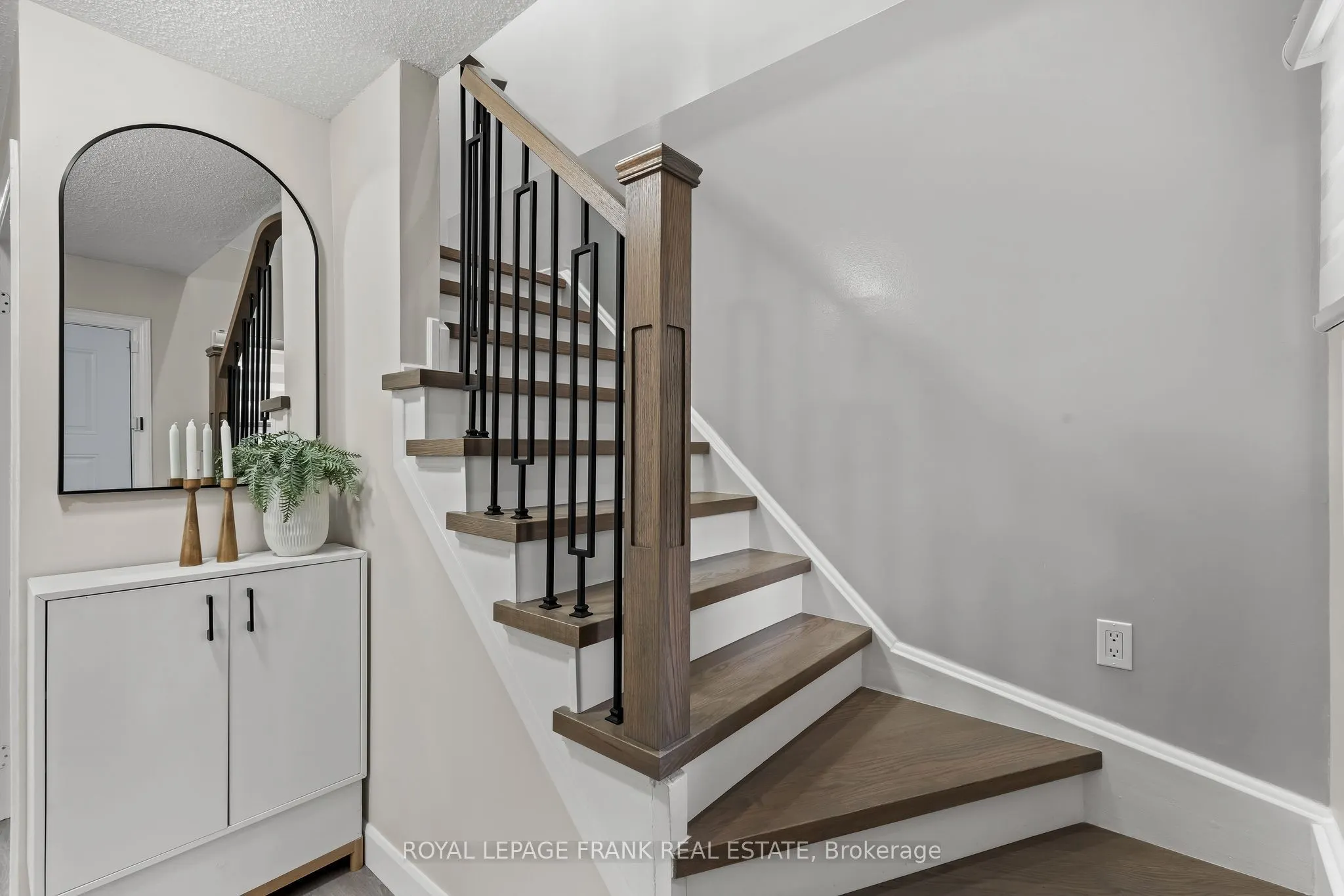 808 Crowells Street