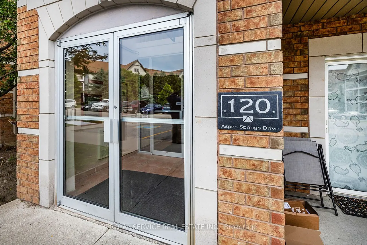 120 Aspen Springs Drive, #302