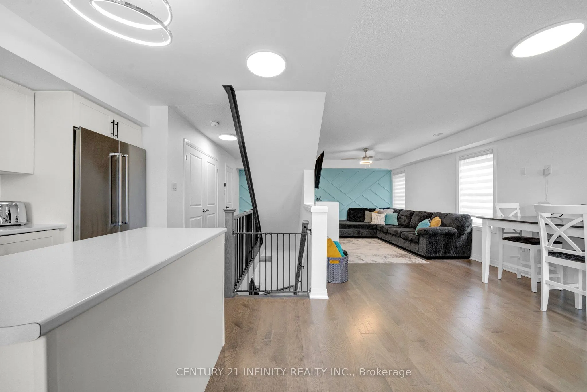 30 King William Way