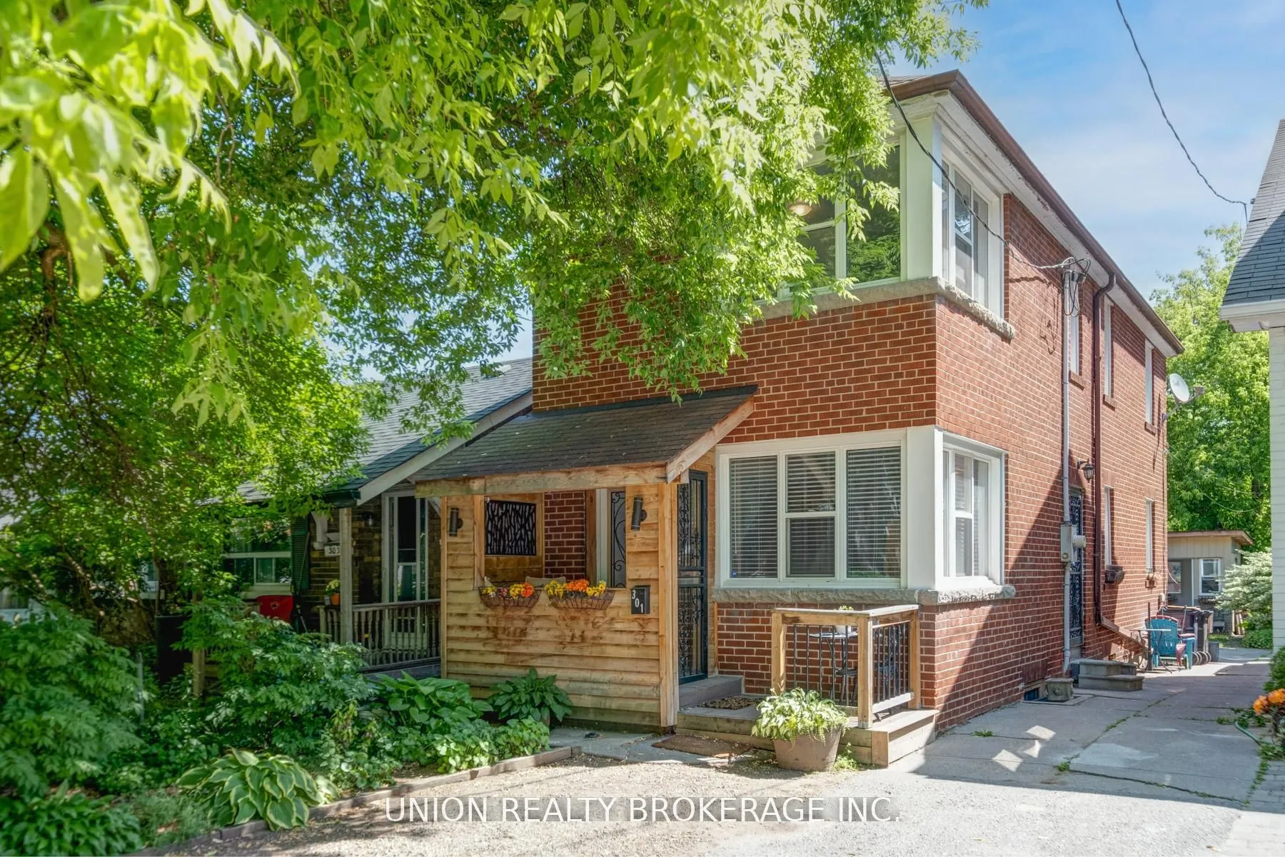 301 Victoria Park Avenue