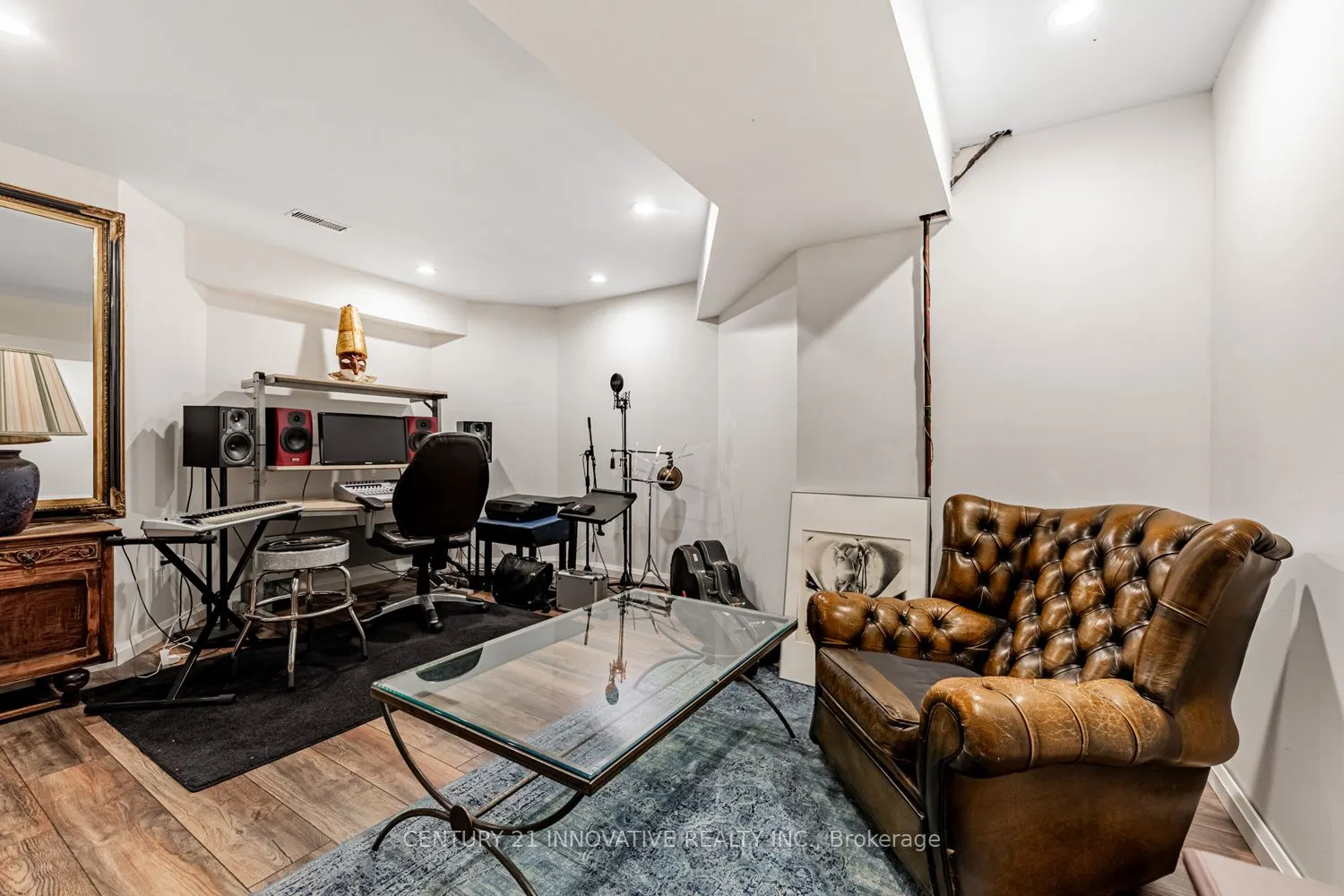 4 Blackfriar Avenue