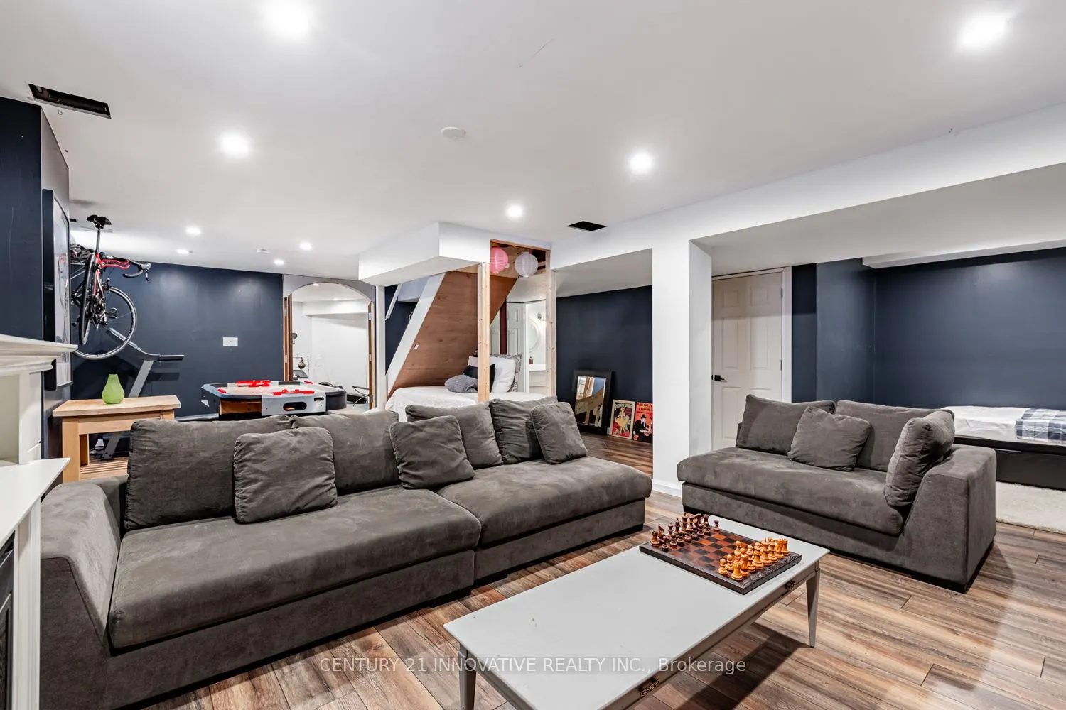 4 Blackfriar Avenue