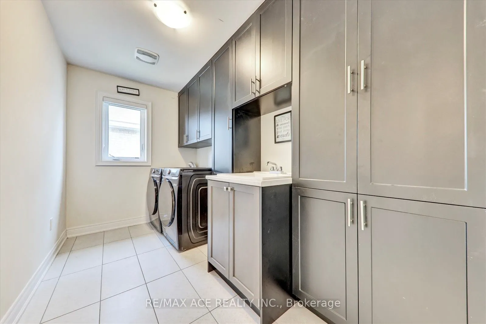 63 Wamsley Crescent