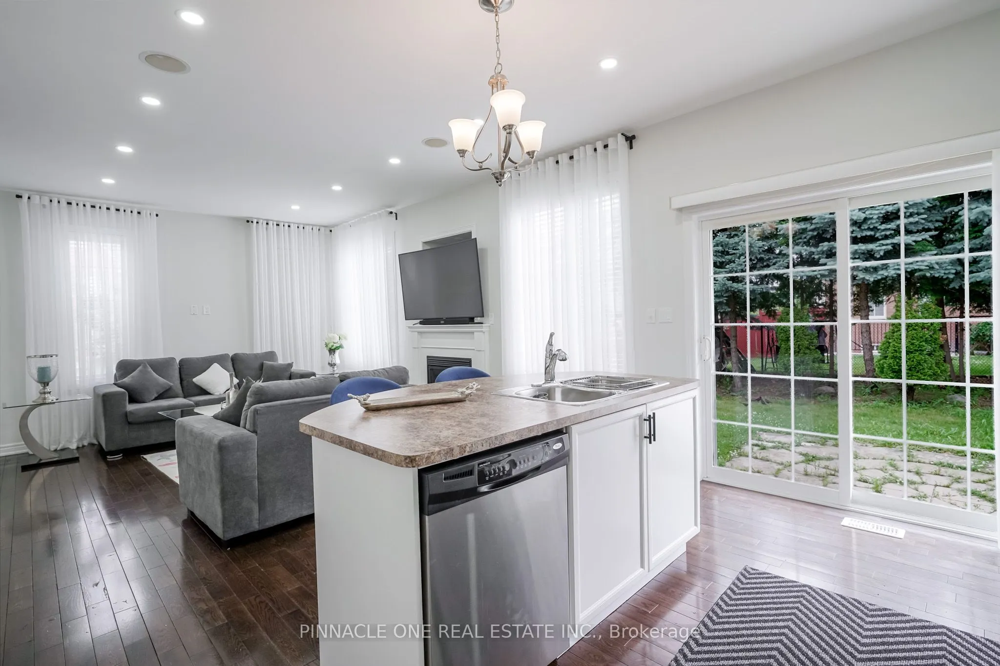 2 Marriner Crescent