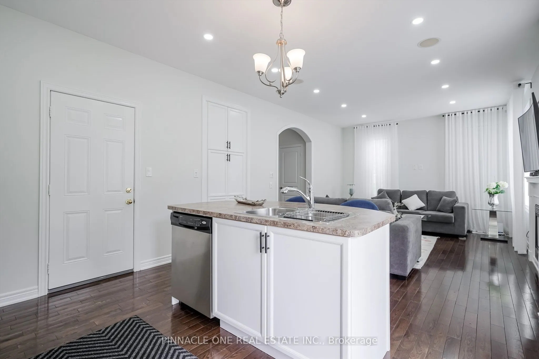 2 Marriner Crescent