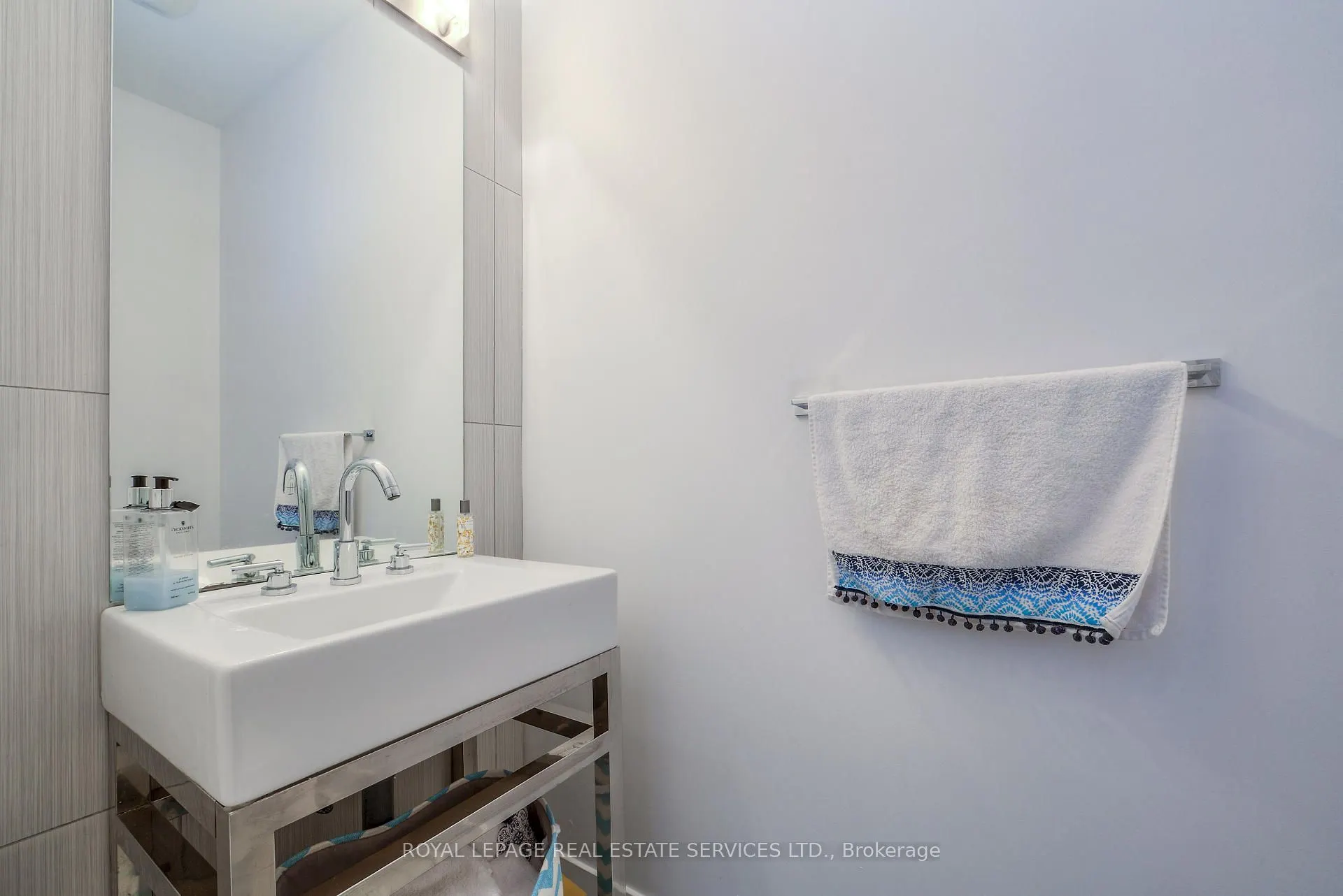 323 Kingston Road S, #203
