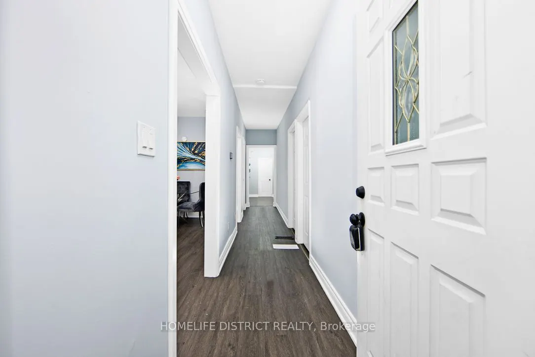 26 Brock Street E