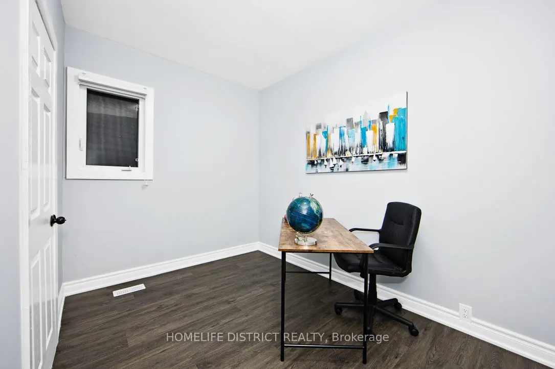 26 Brock Street E