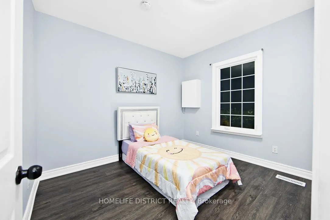 26 Brock Street E