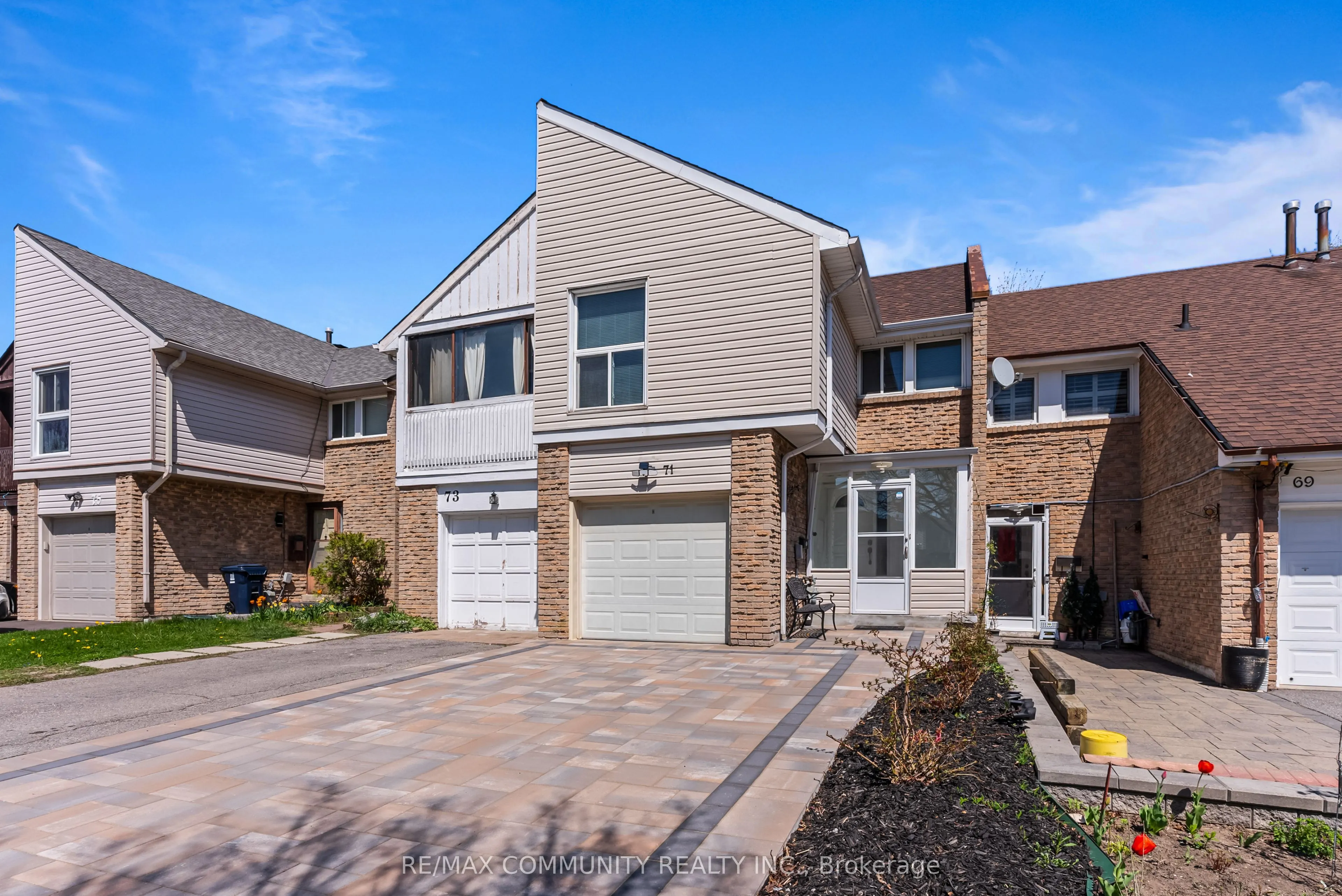 71 Buckhurst Crescent