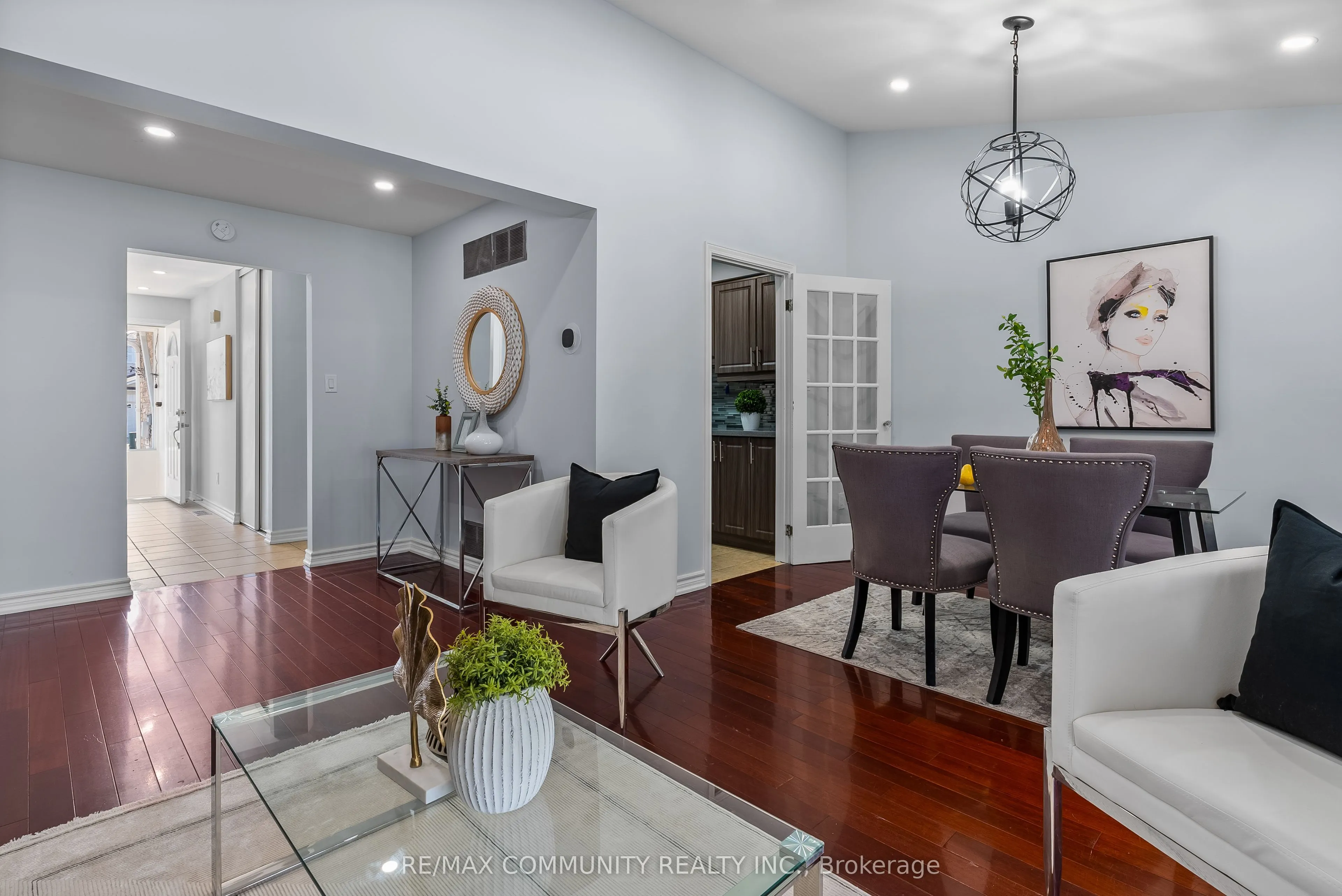 71 Buckhurst Crescent