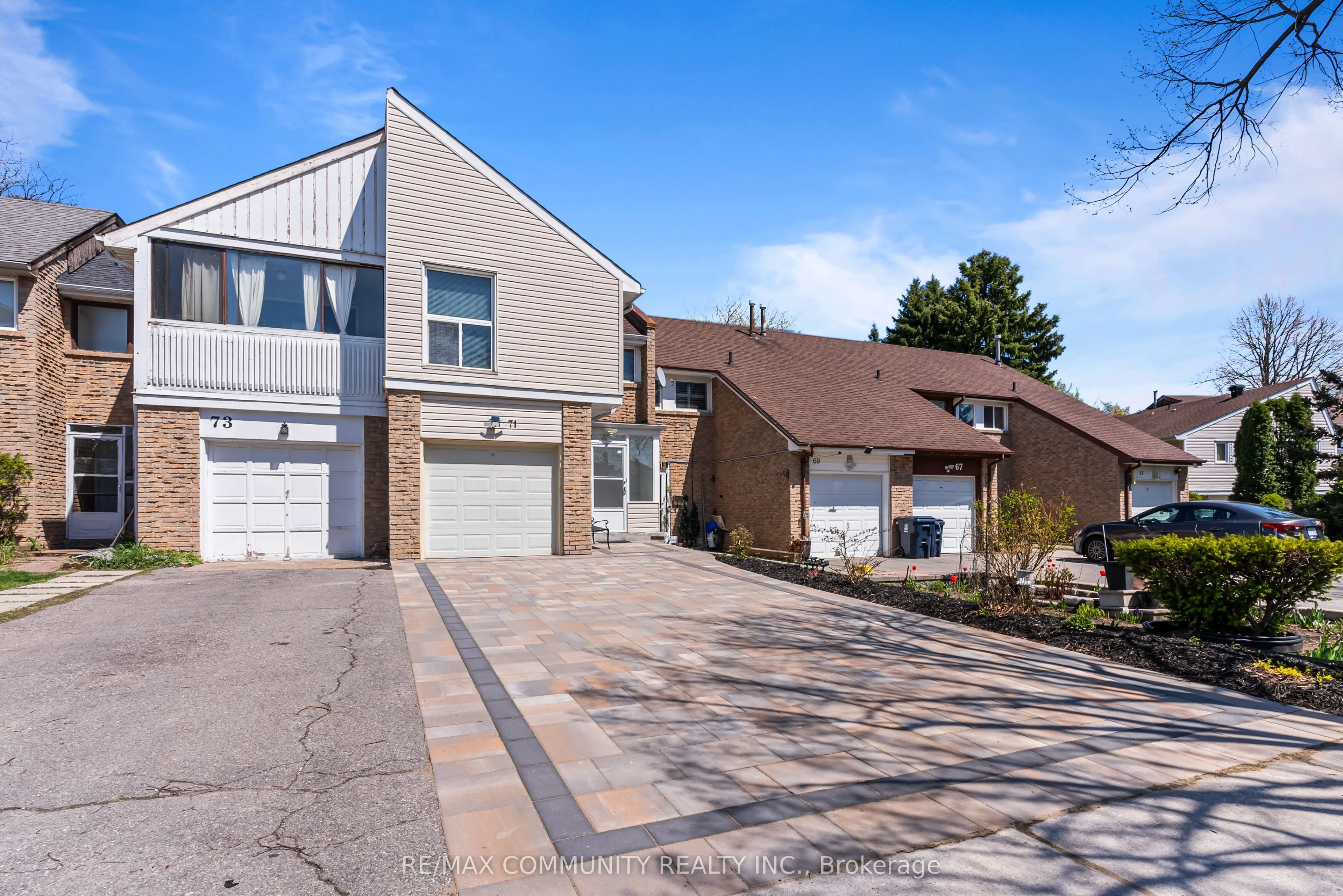 71 Buckhurst Crescent