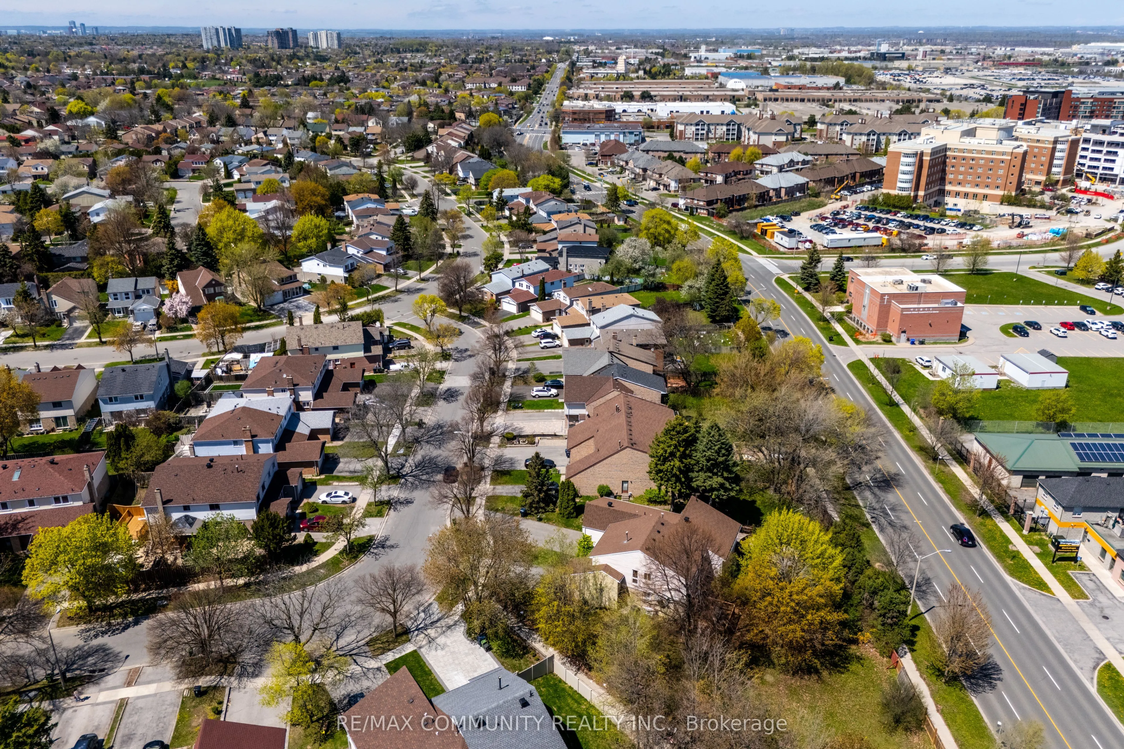 71 Buckhurst Crescent