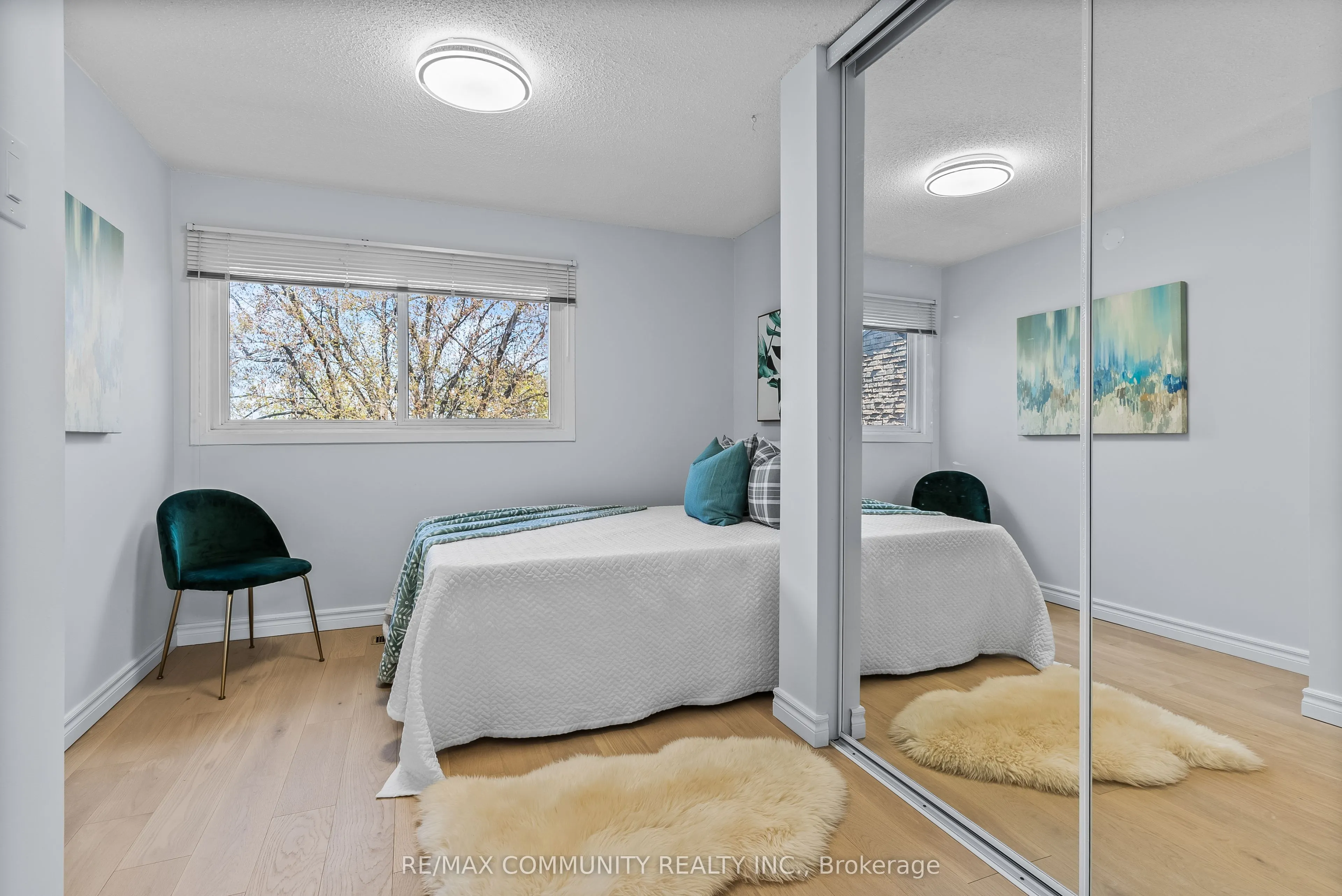 71 Buckhurst Crescent
