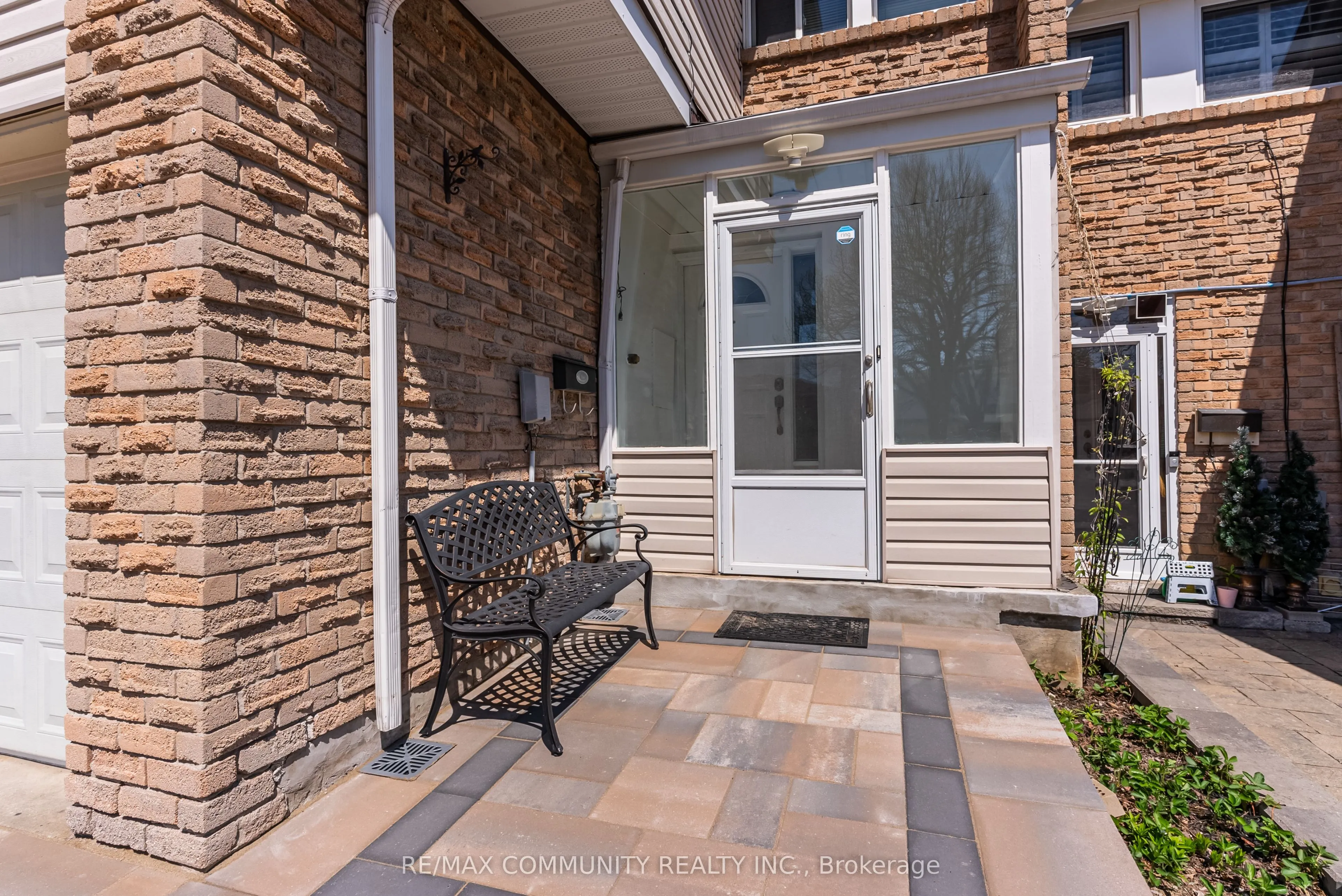 71 Buckhurst Crescent