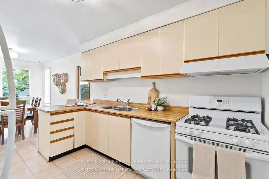 232 Kensington Crescent