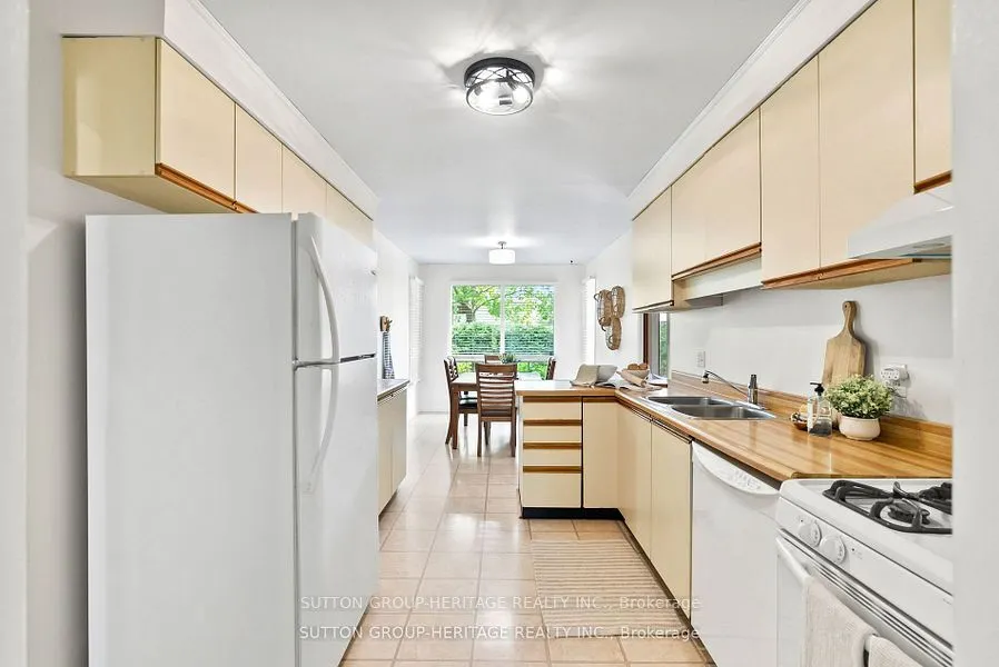 232 Kensington Crescent