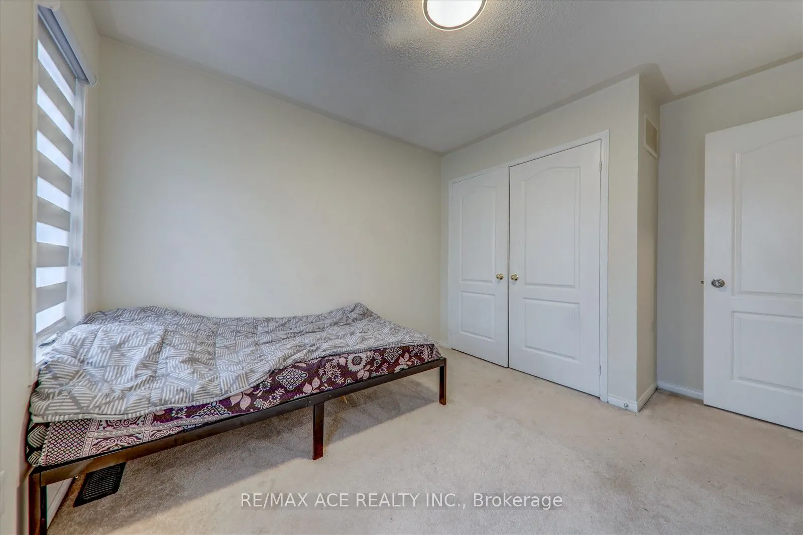 11 Middlecote Drive