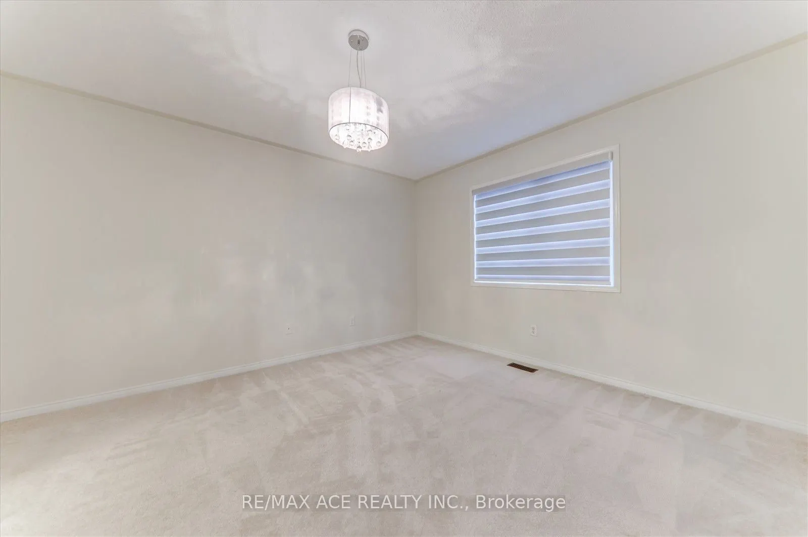 11 Middlecote Drive