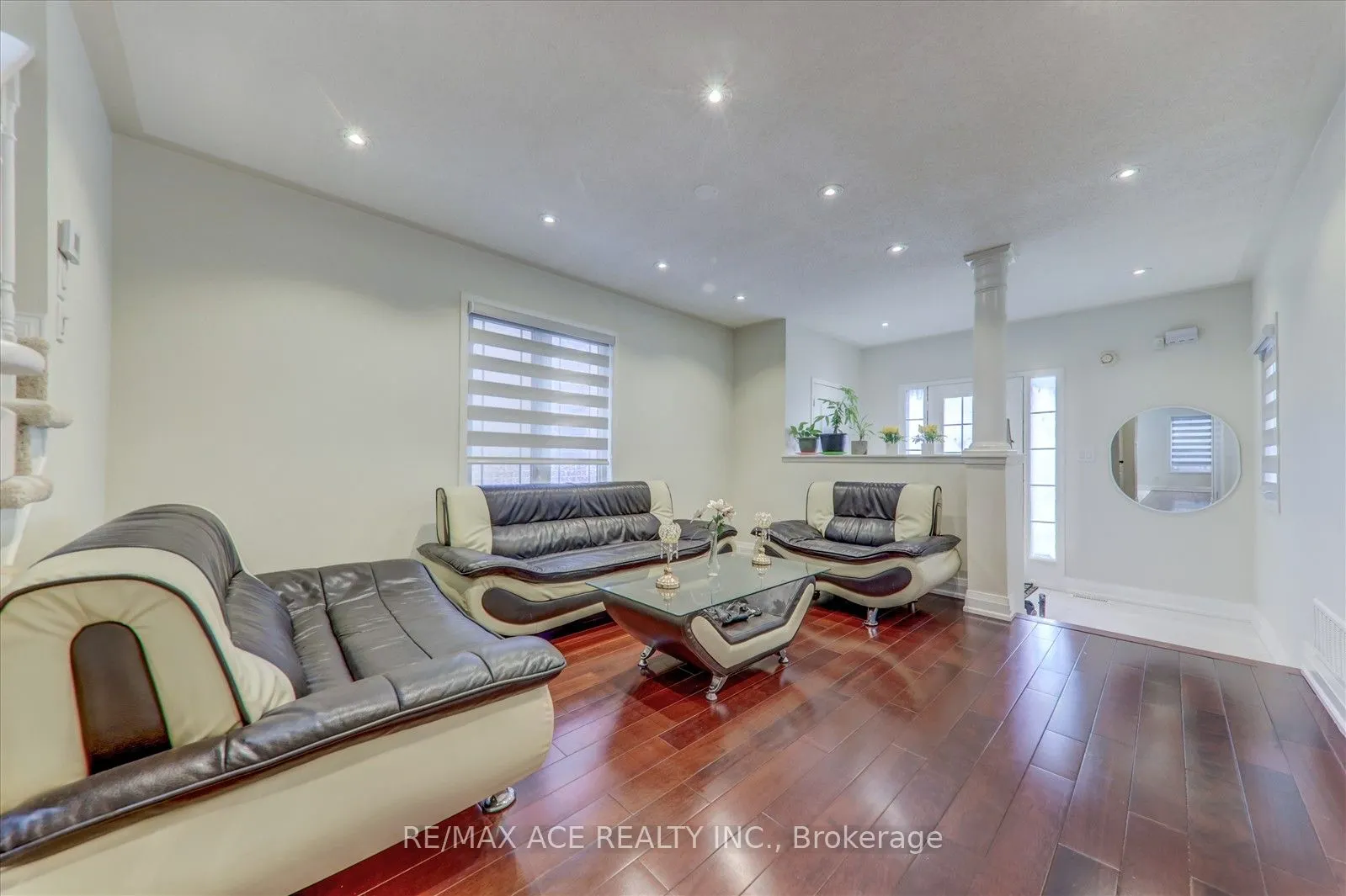 11 Middlecote Drive