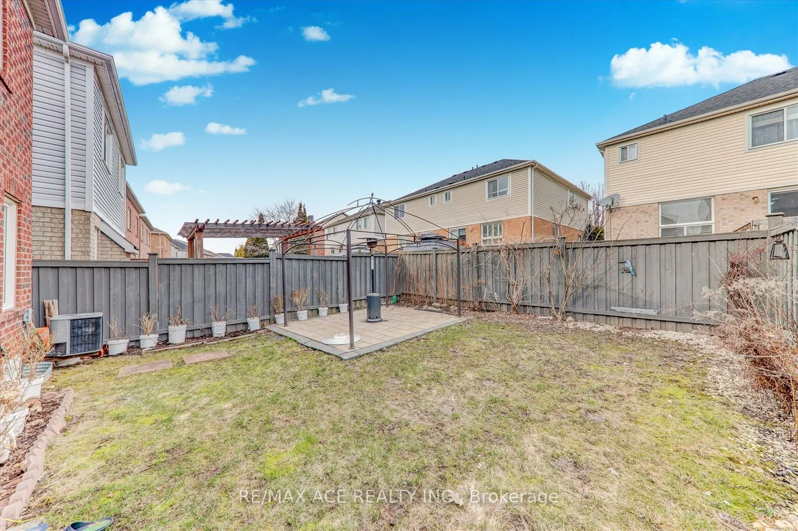 11 Middlecote Drive