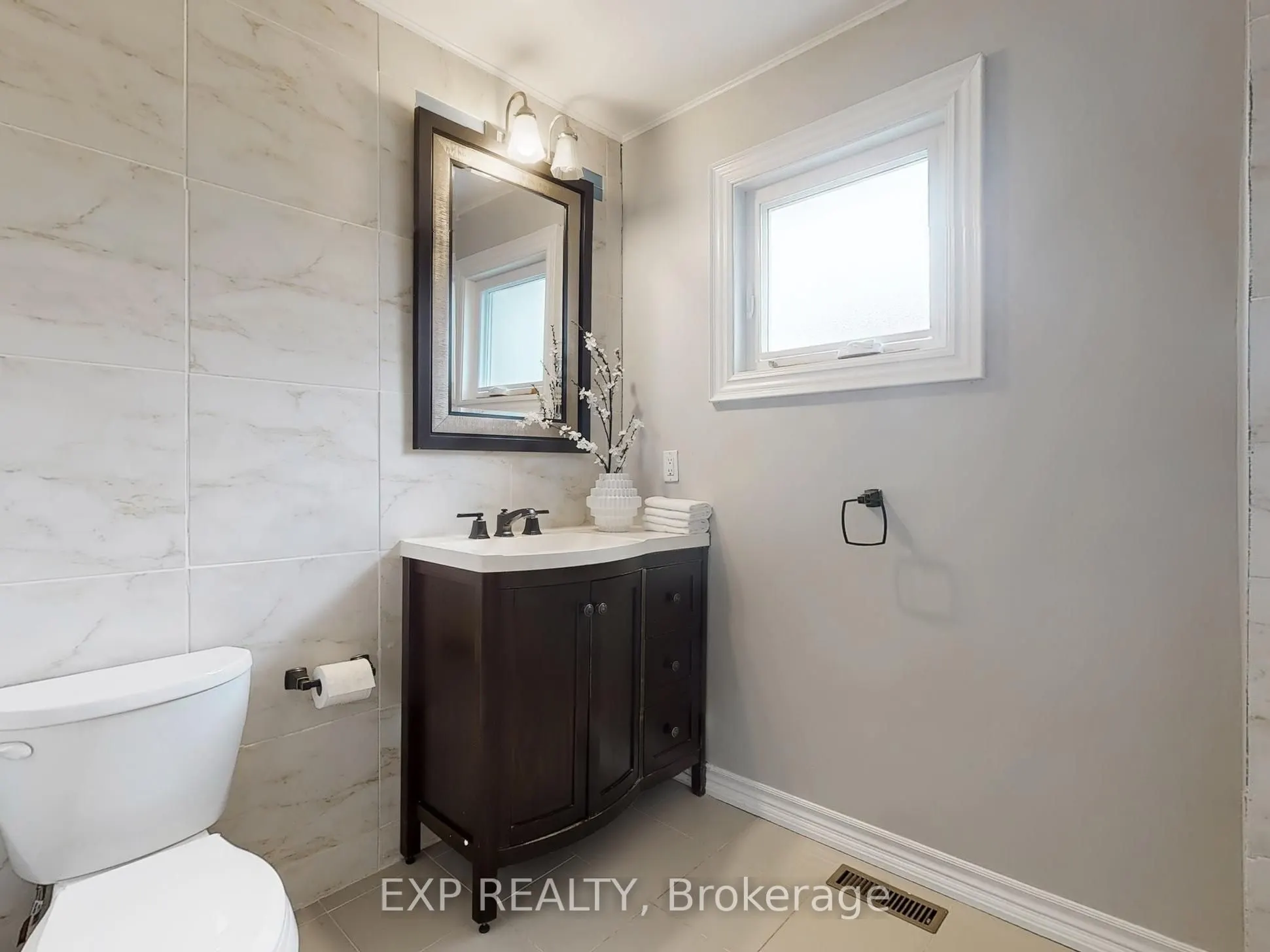 19 Kenscott Road
