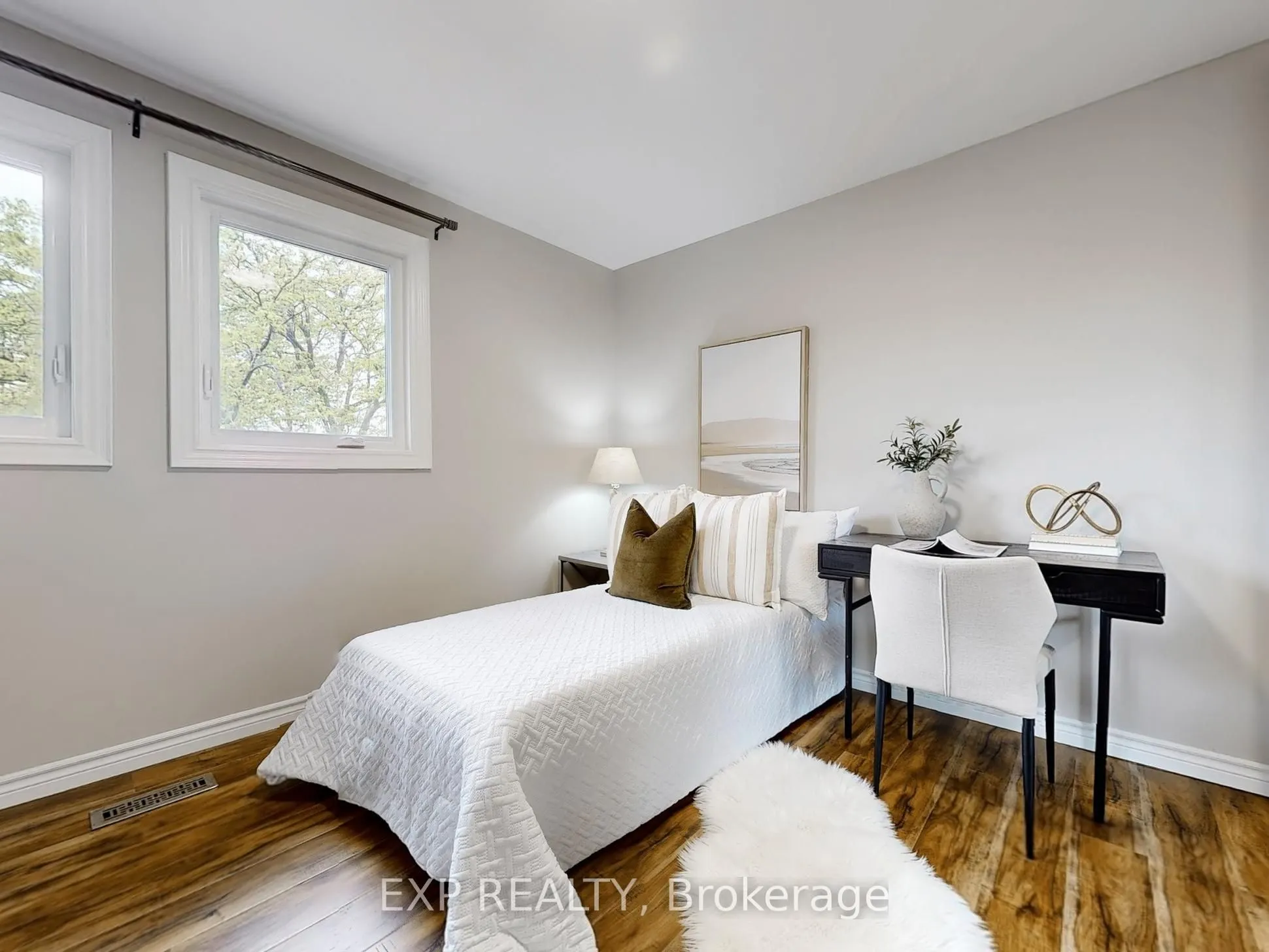 19 Kenscott Road