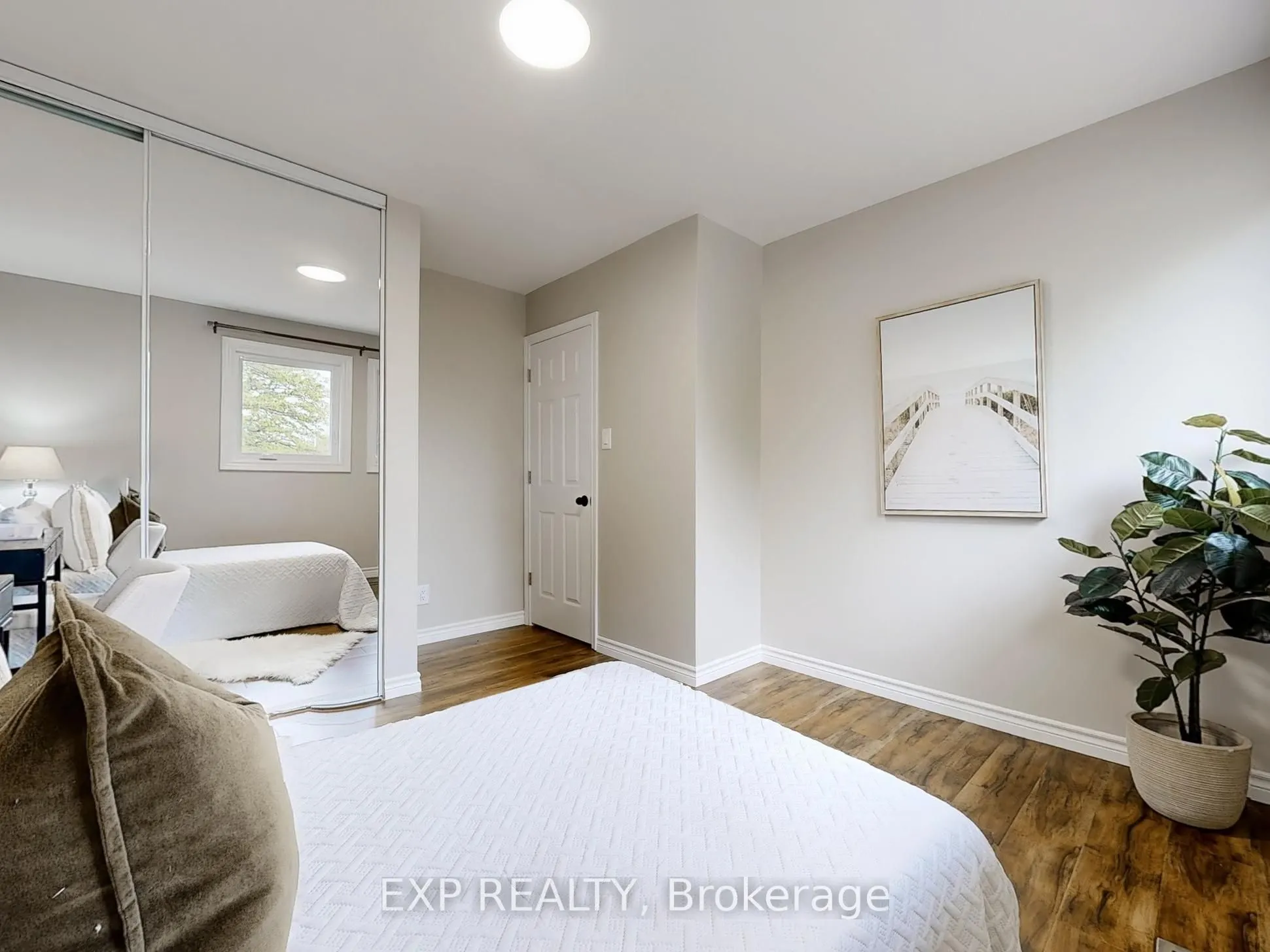 19 Kenscott Road