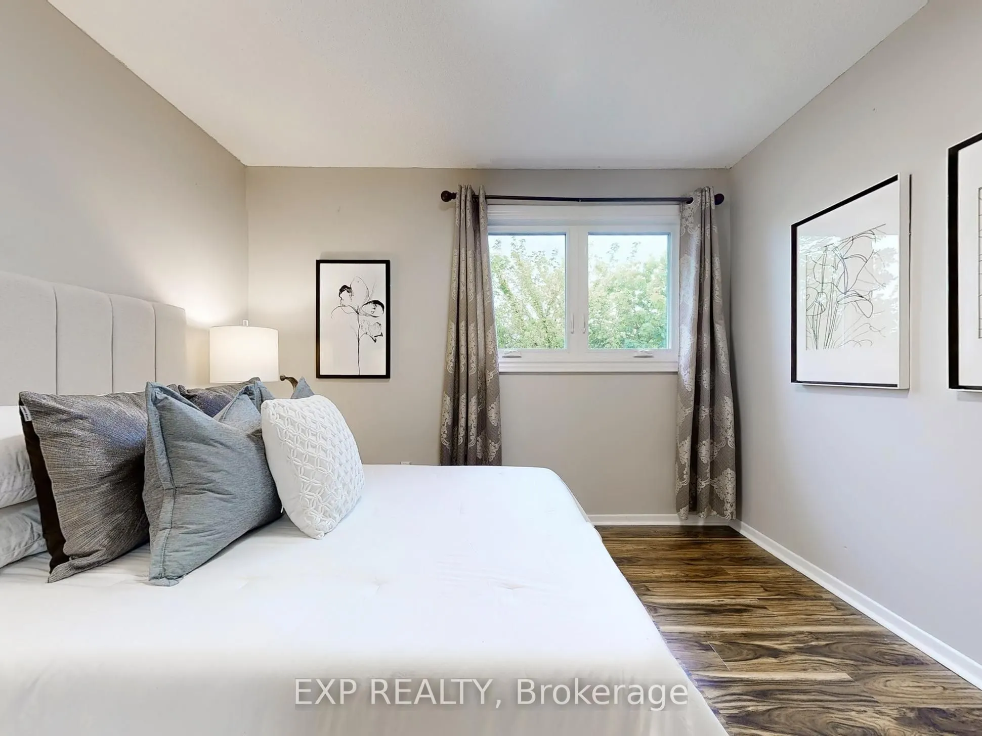 19 Kenscott Road