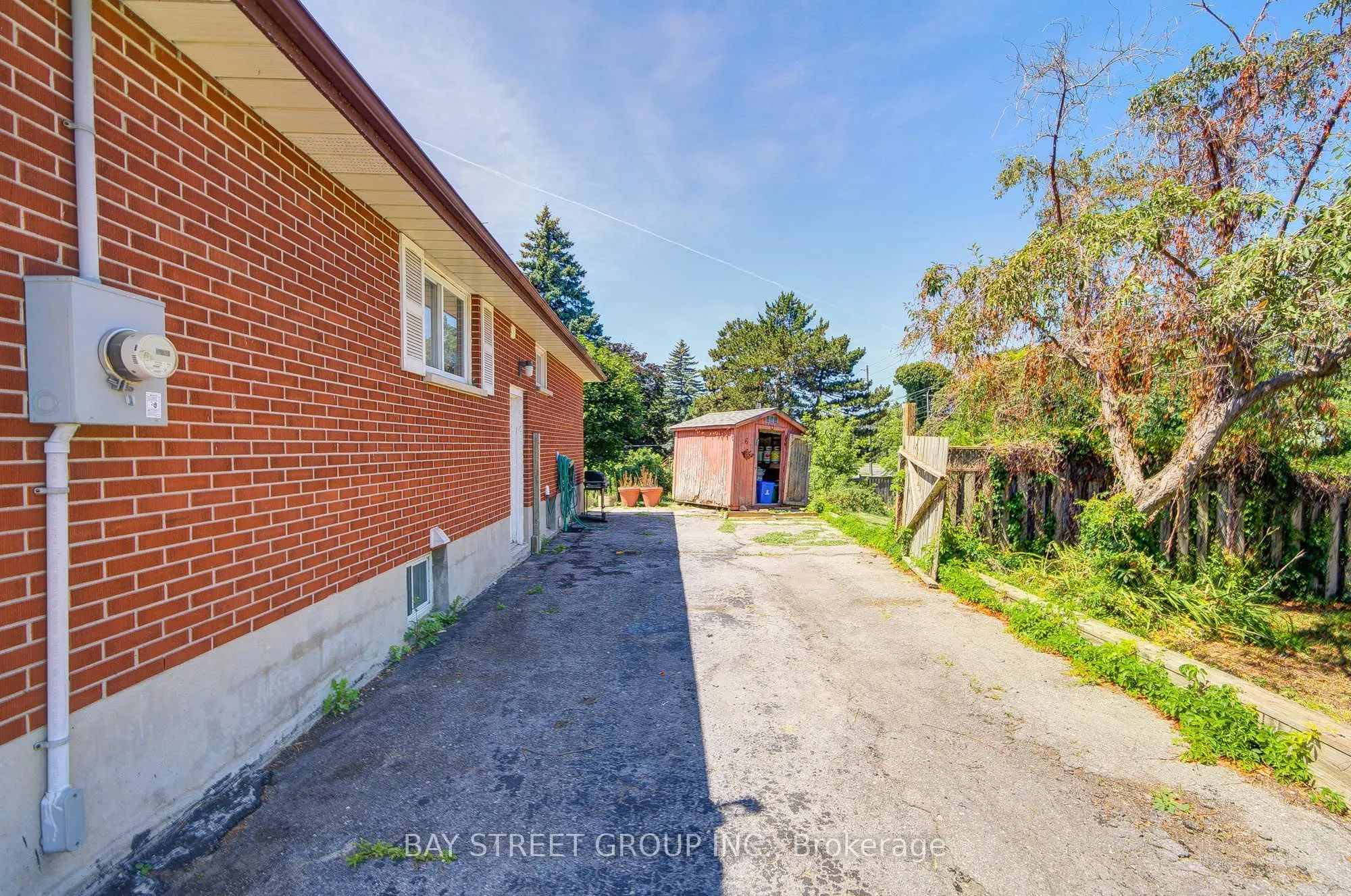 6 Keewatin Street S
