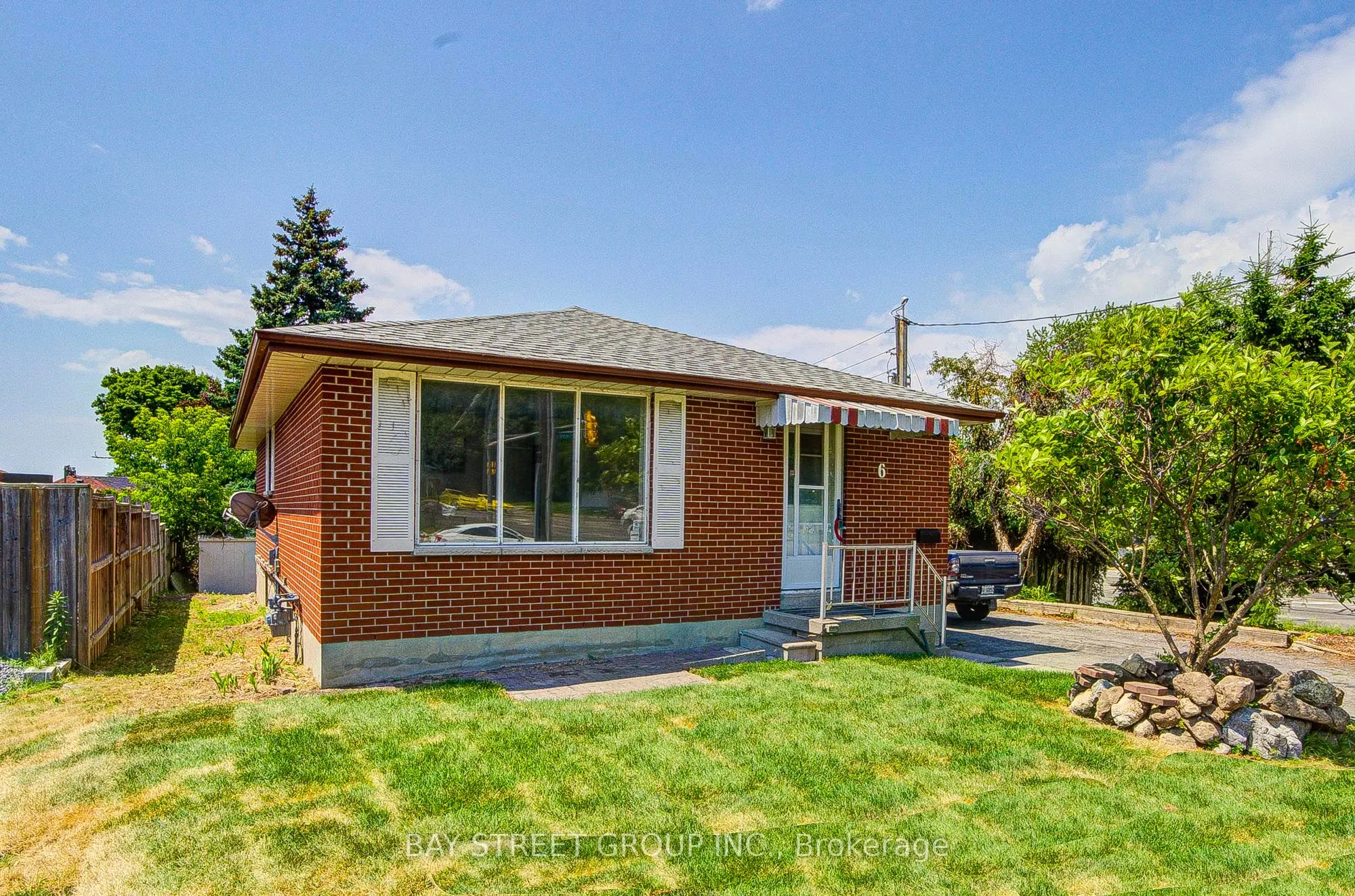 6 Keewatin Street S