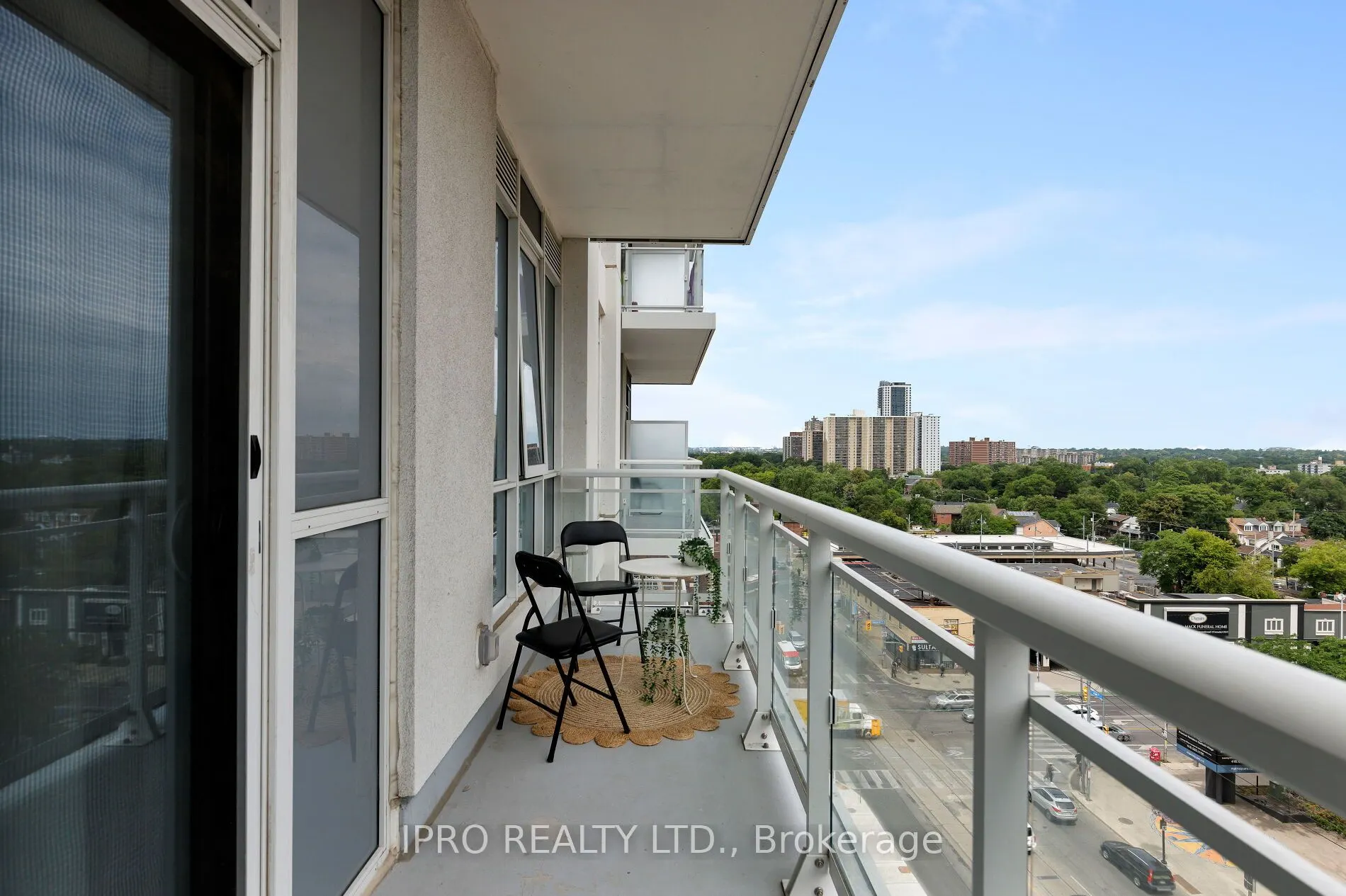 286 Main Street, #807