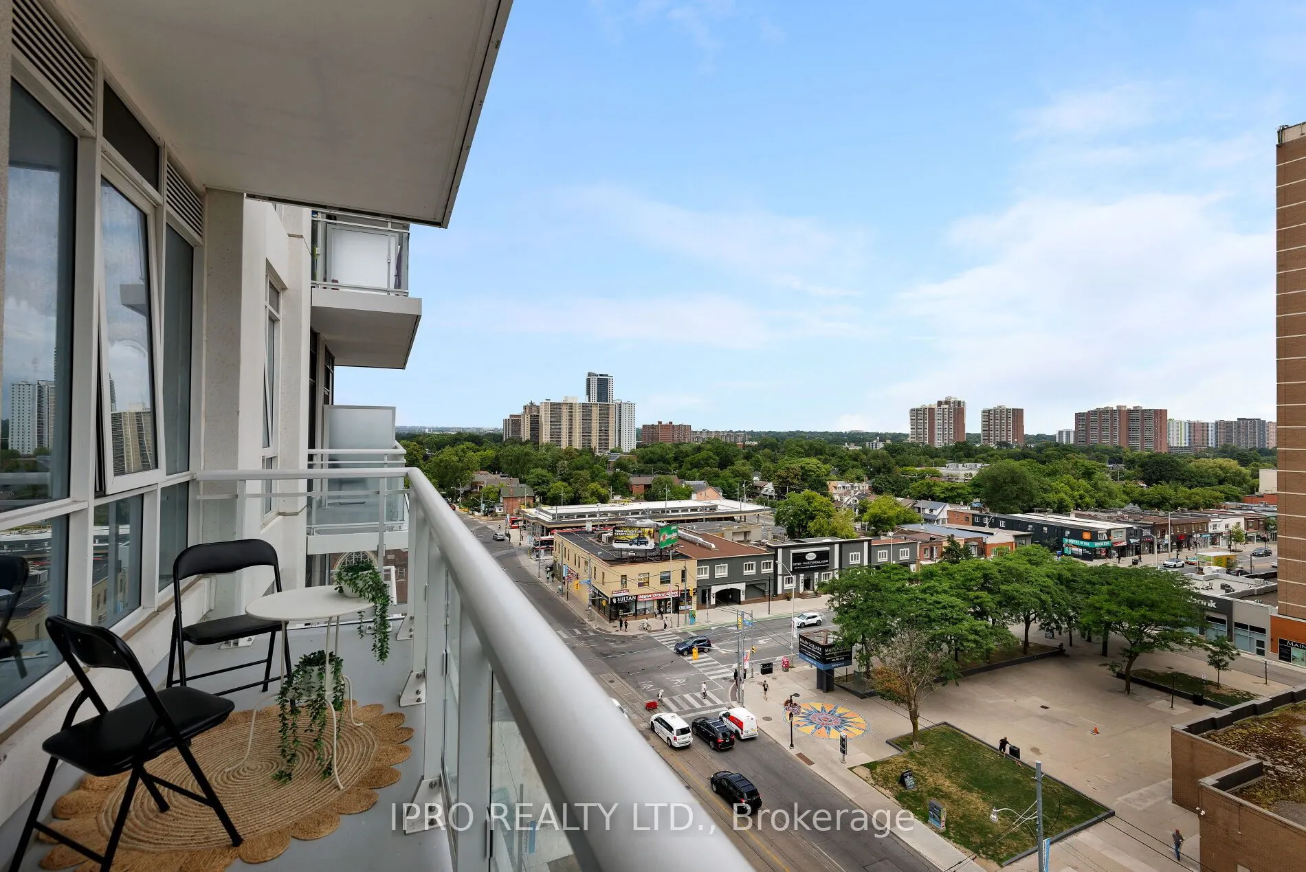 286 Main Street, #807