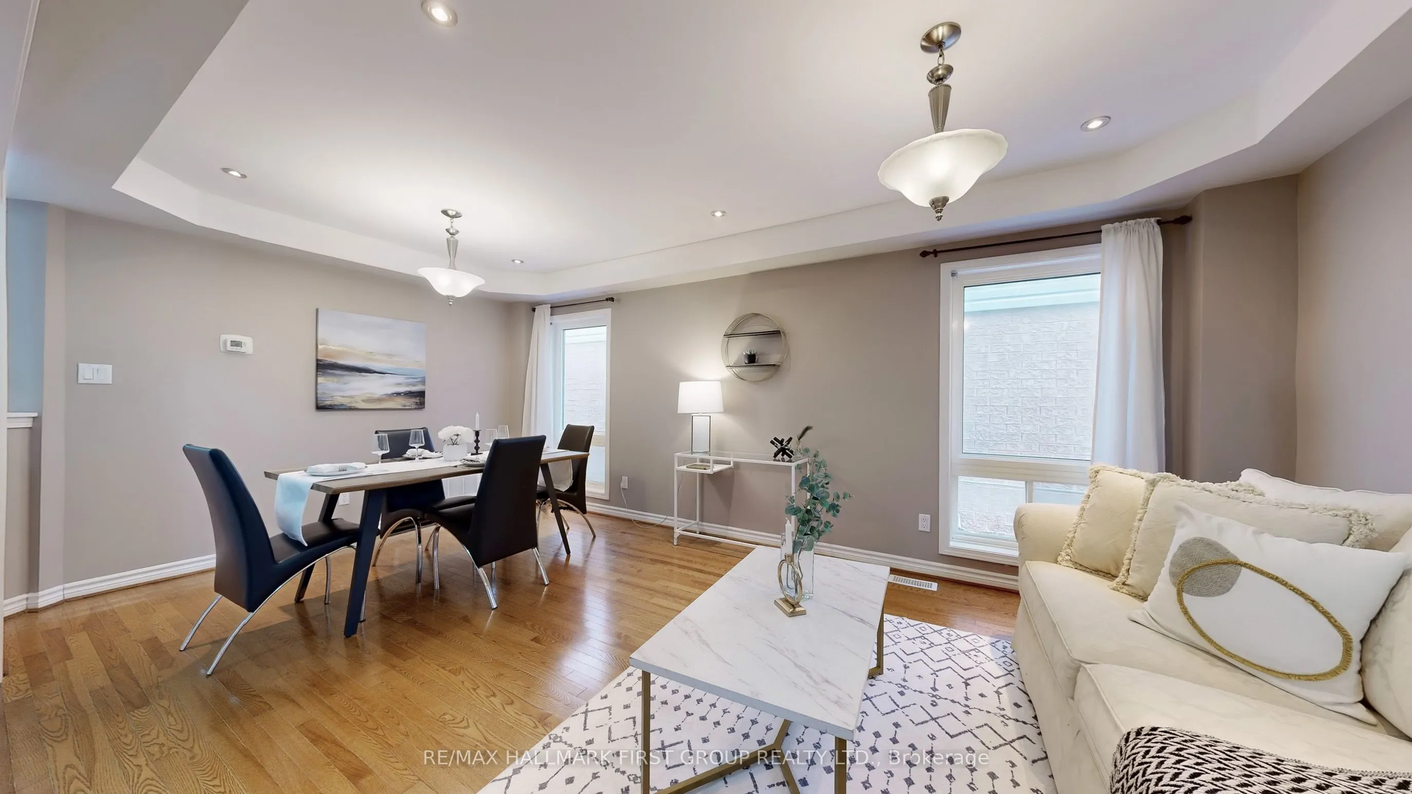 1552 Avonmore Square