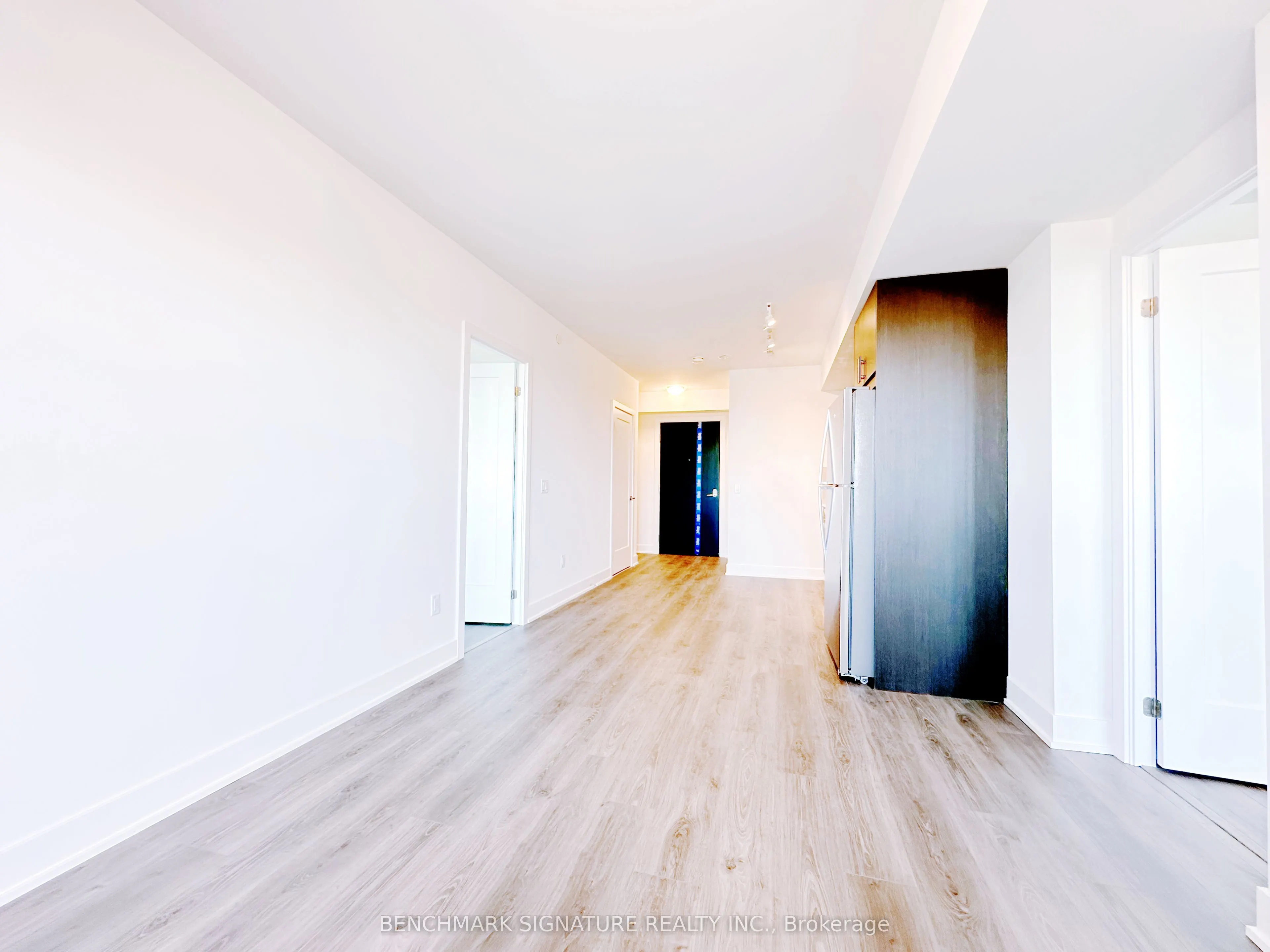 2545 Simcoe Street N, #2318