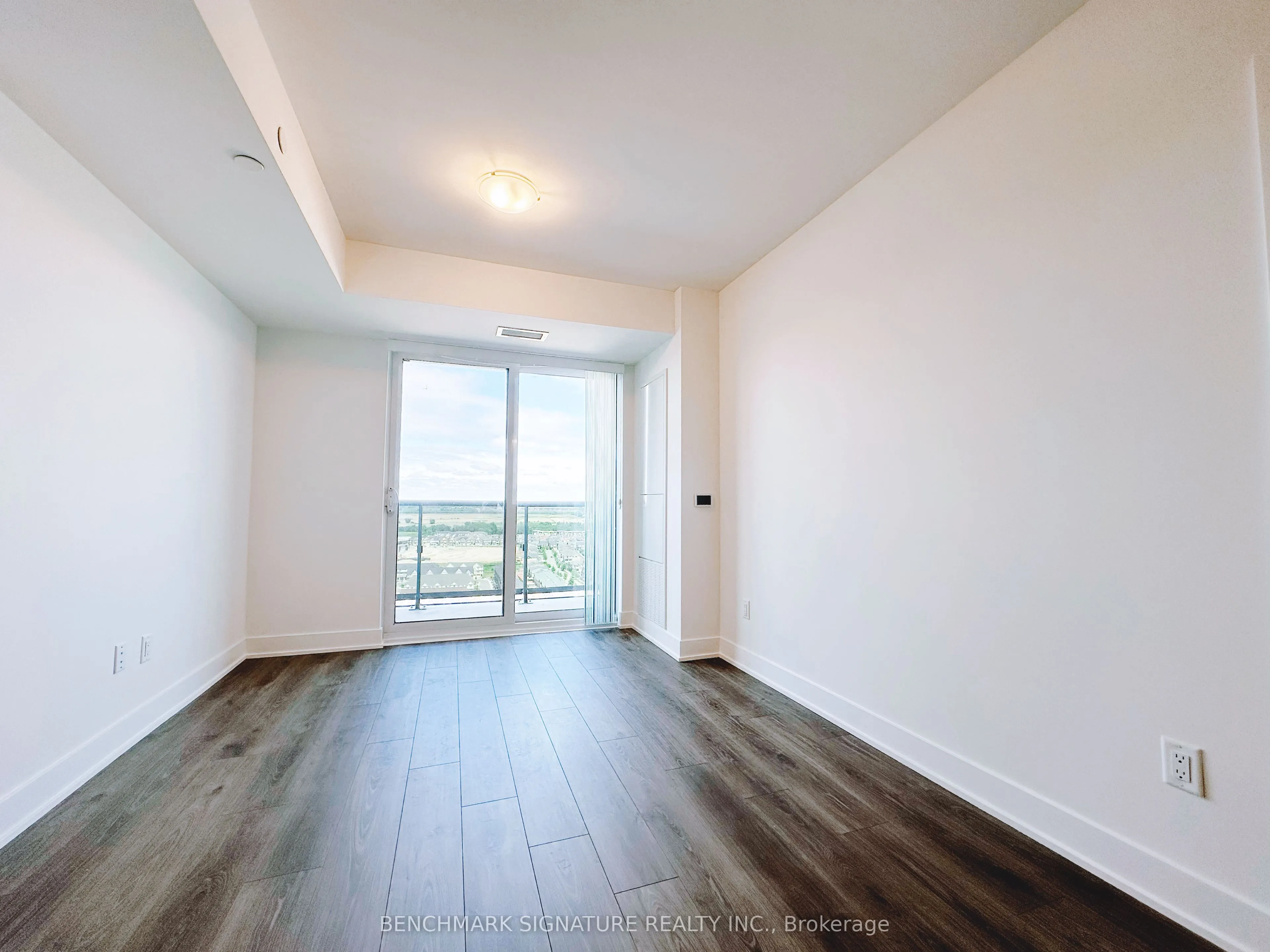 2545 Simcoe Street N, #2318