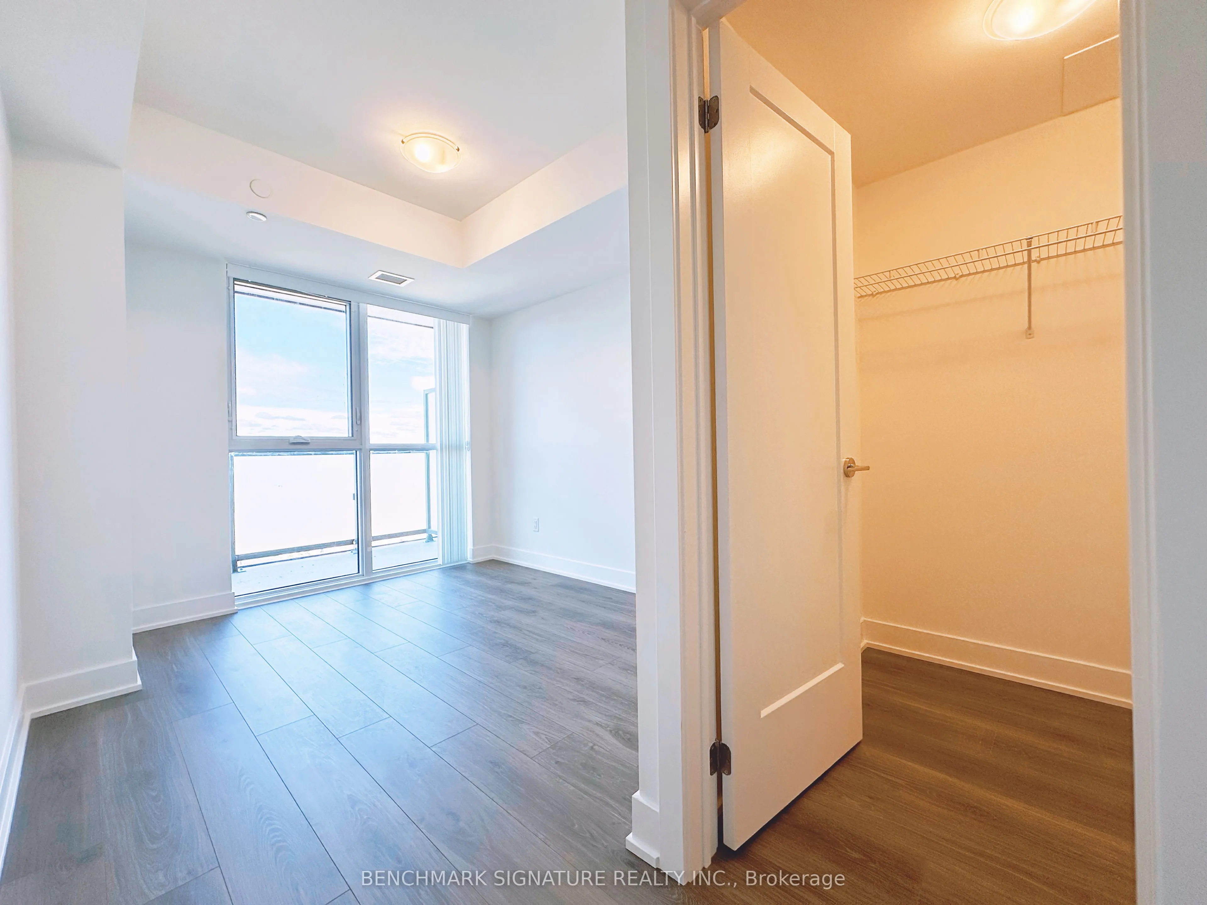 2545 Simcoe Street N, #2318