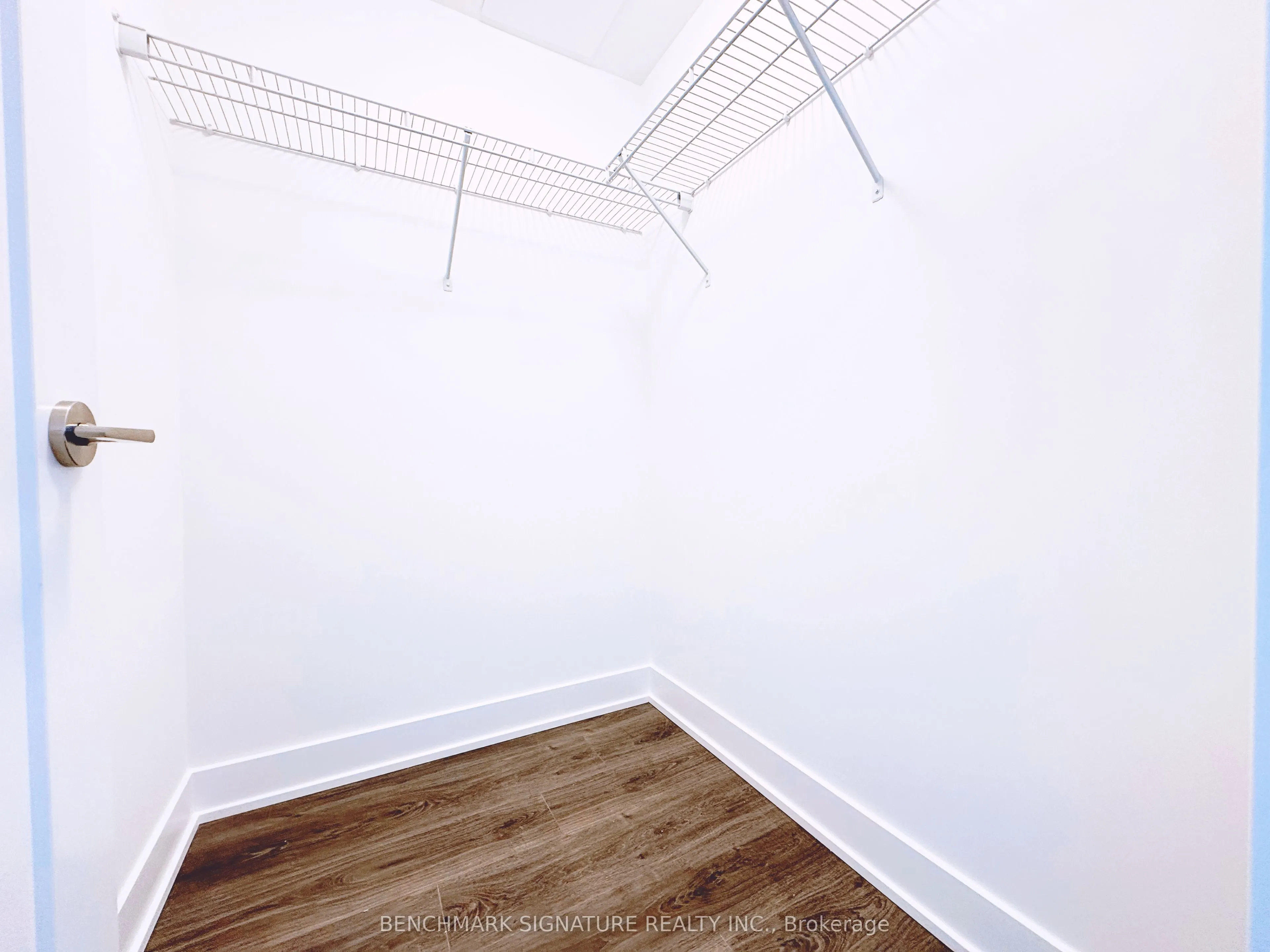 2545 Simcoe Street N, #2318