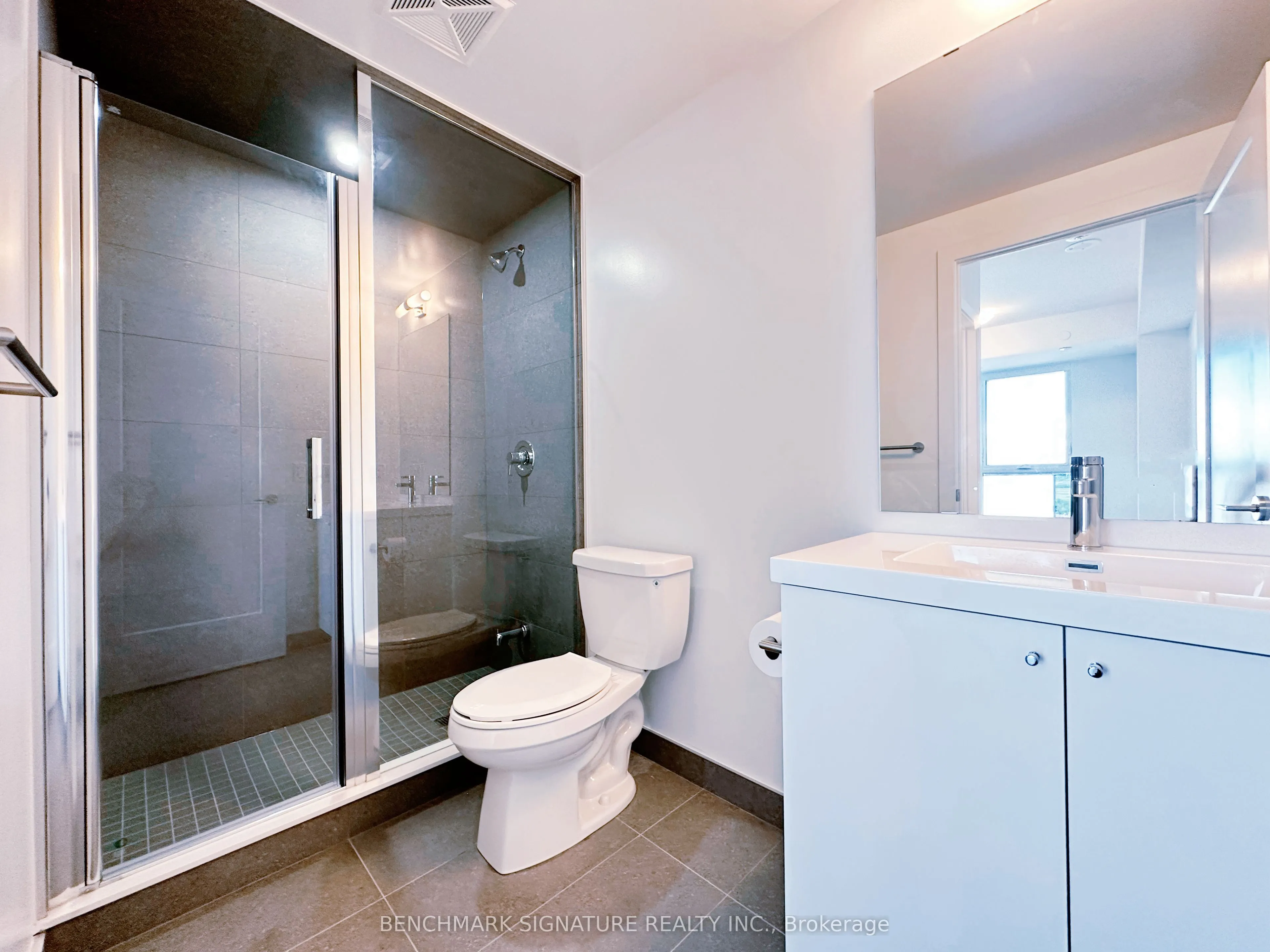 2545 Simcoe Street N, #2318