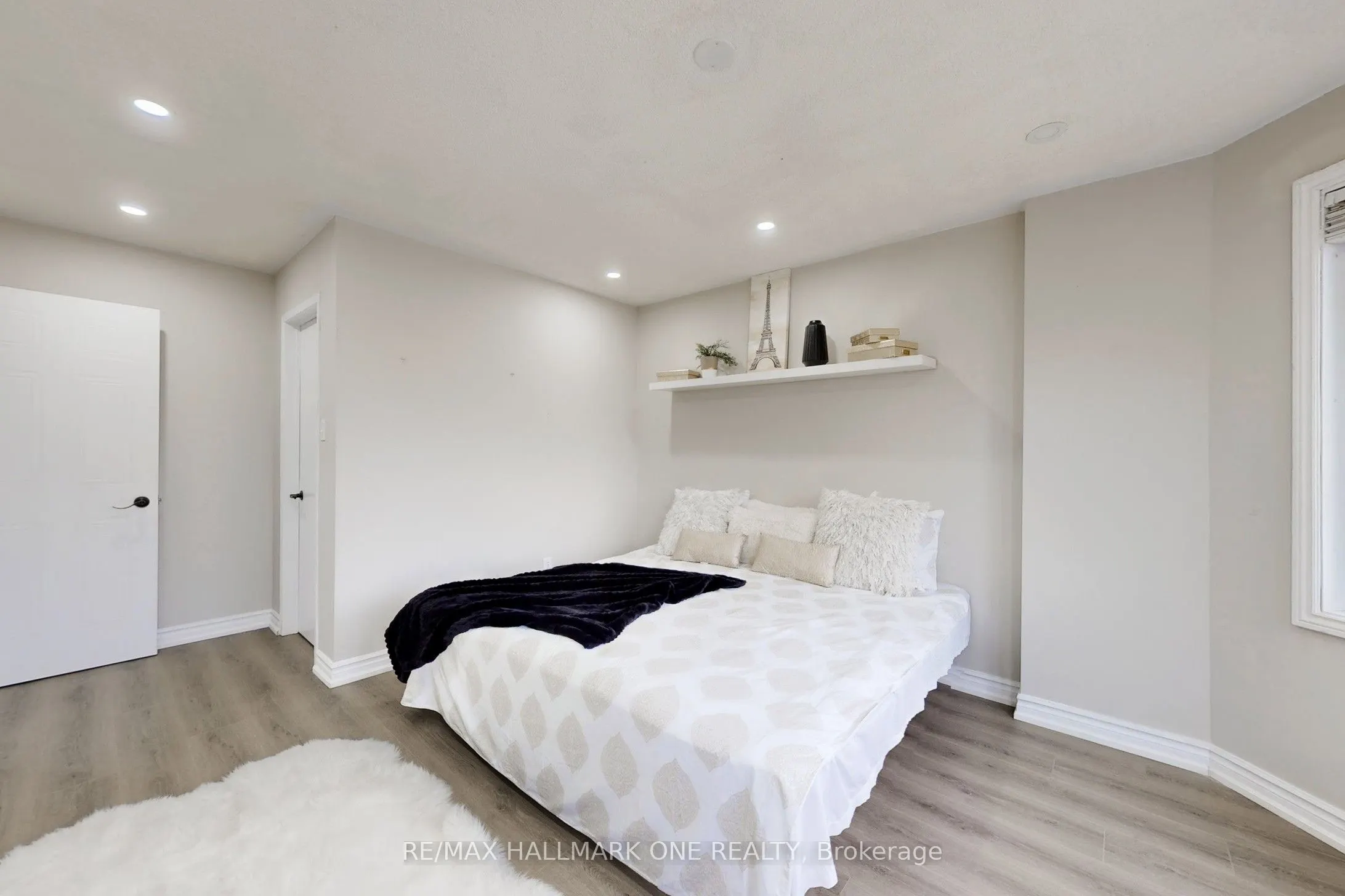 981 Deer Valley Drive