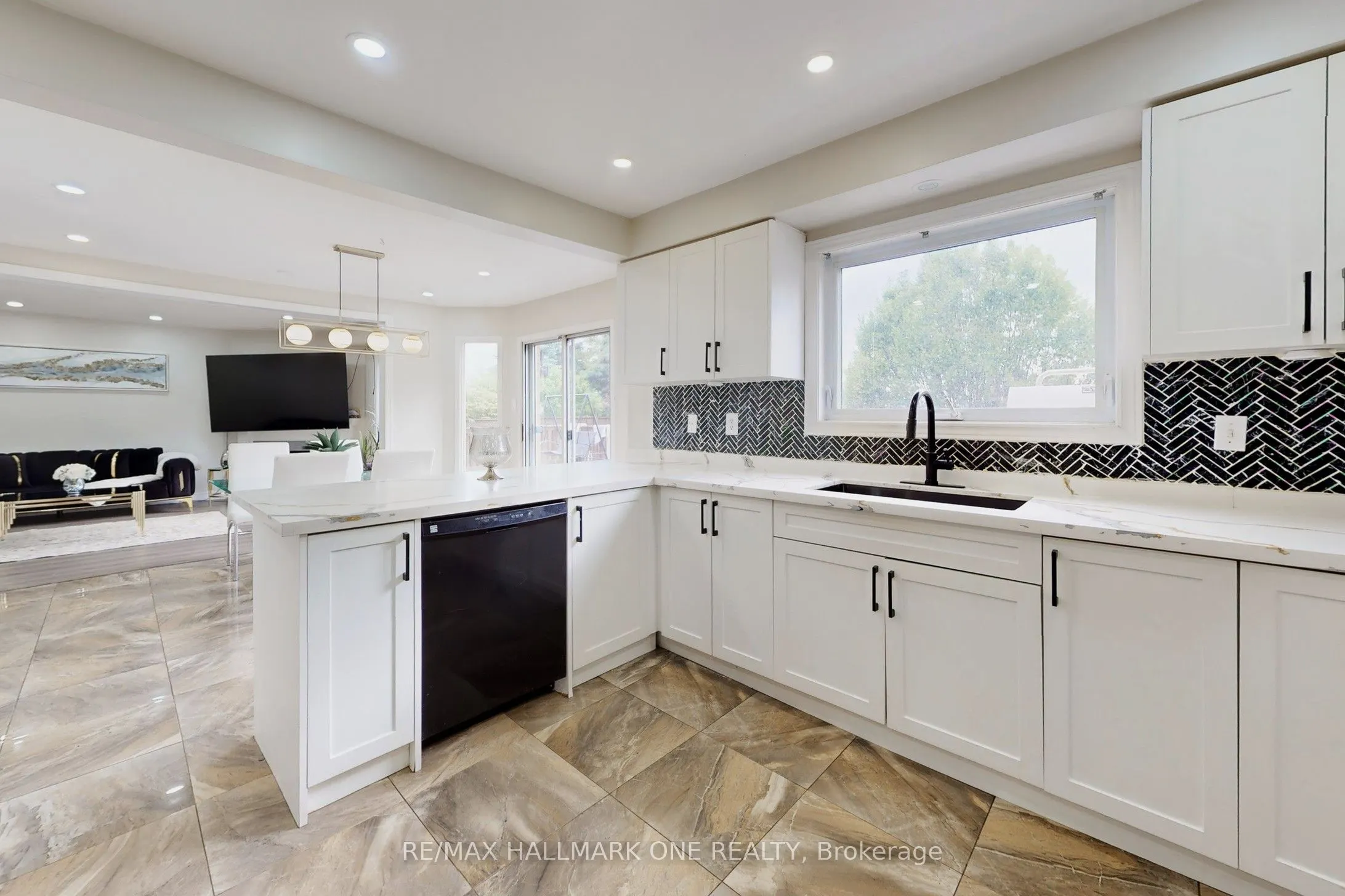 981 Deer Valley Drive