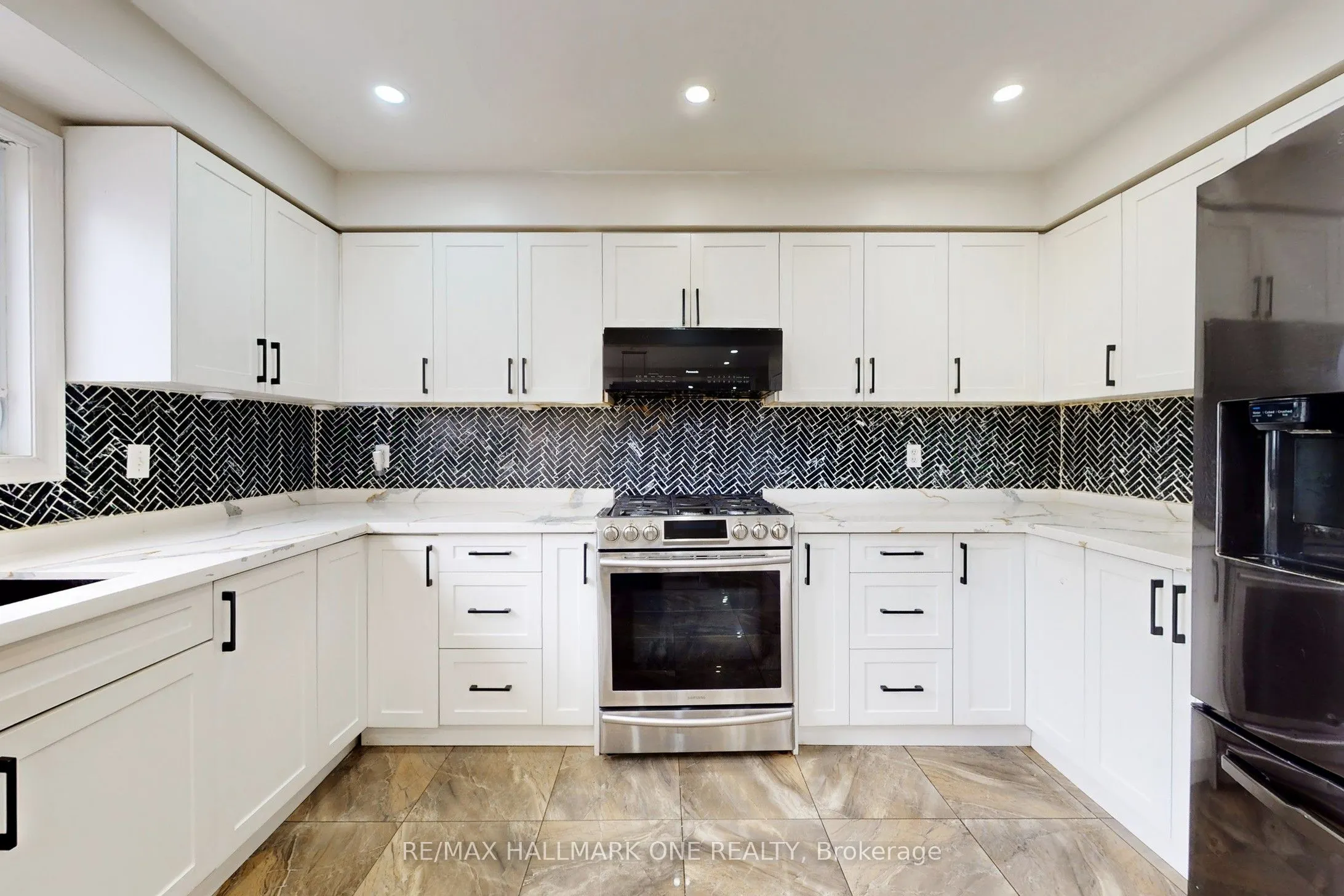 981 Deer Valley Drive