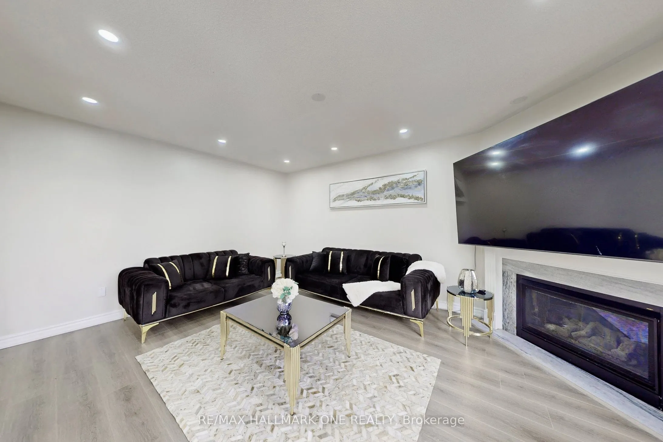 981 Deer Valley Drive