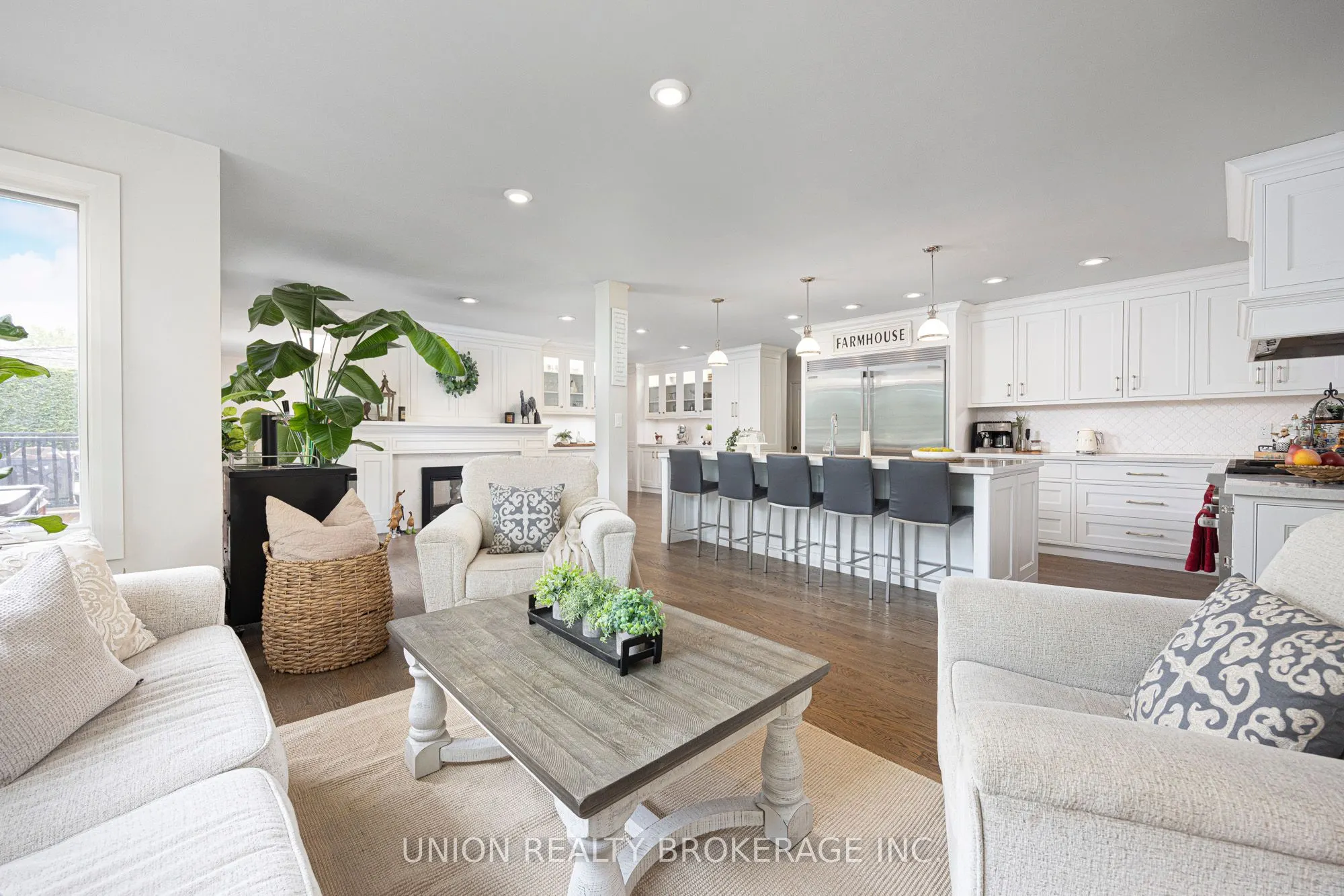 787 Glenmanor Drive