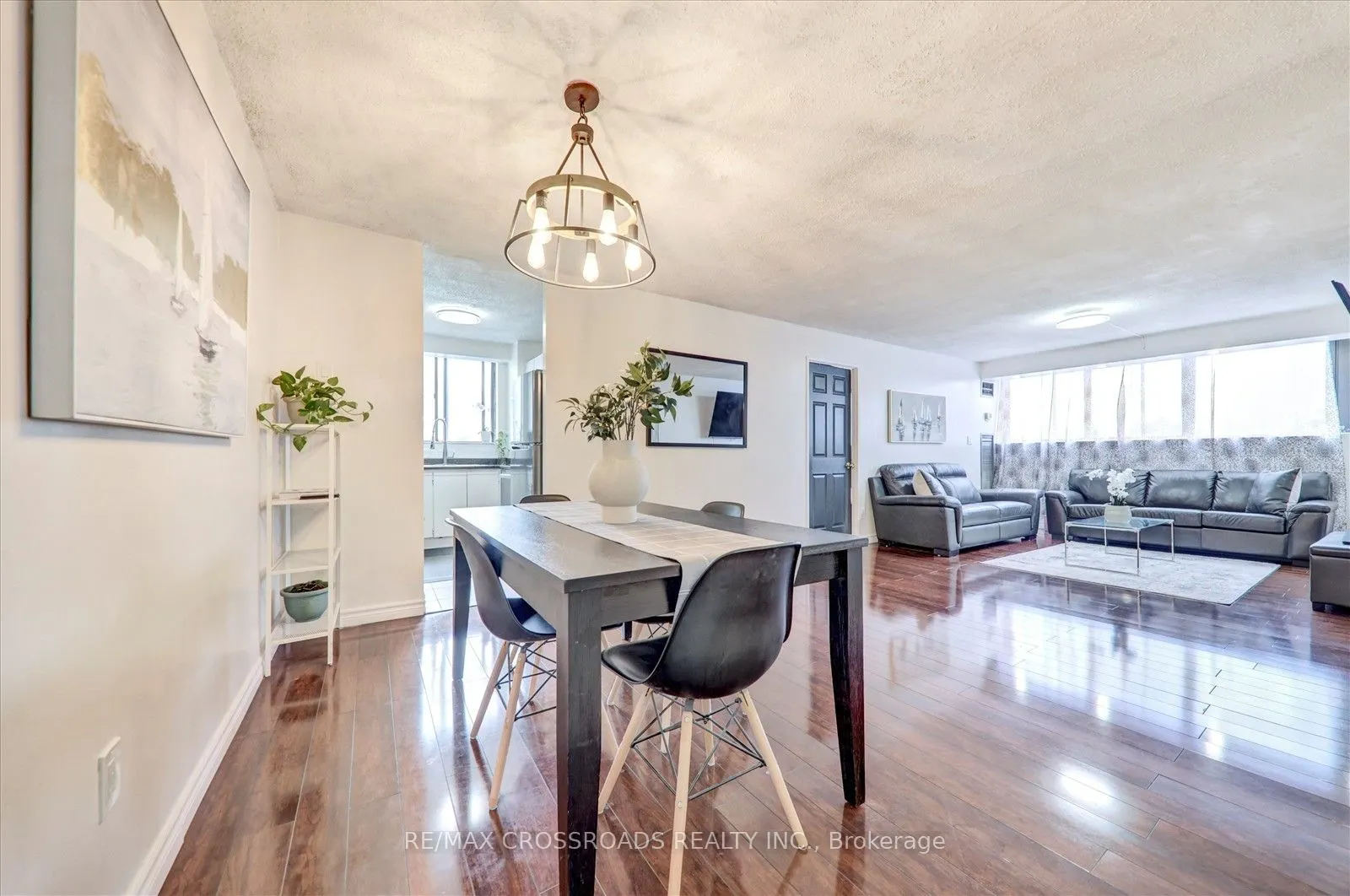 10 Tapscott Road, #409