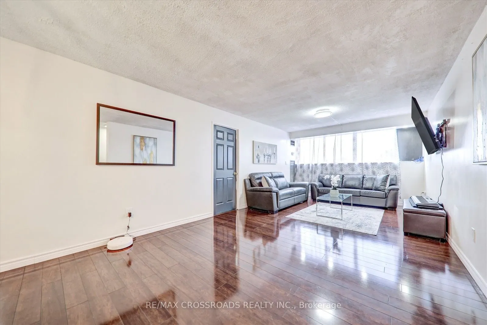 10 Tapscott Road, #409