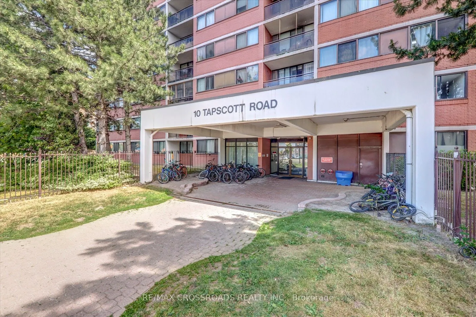 10 Tapscott Road, #409