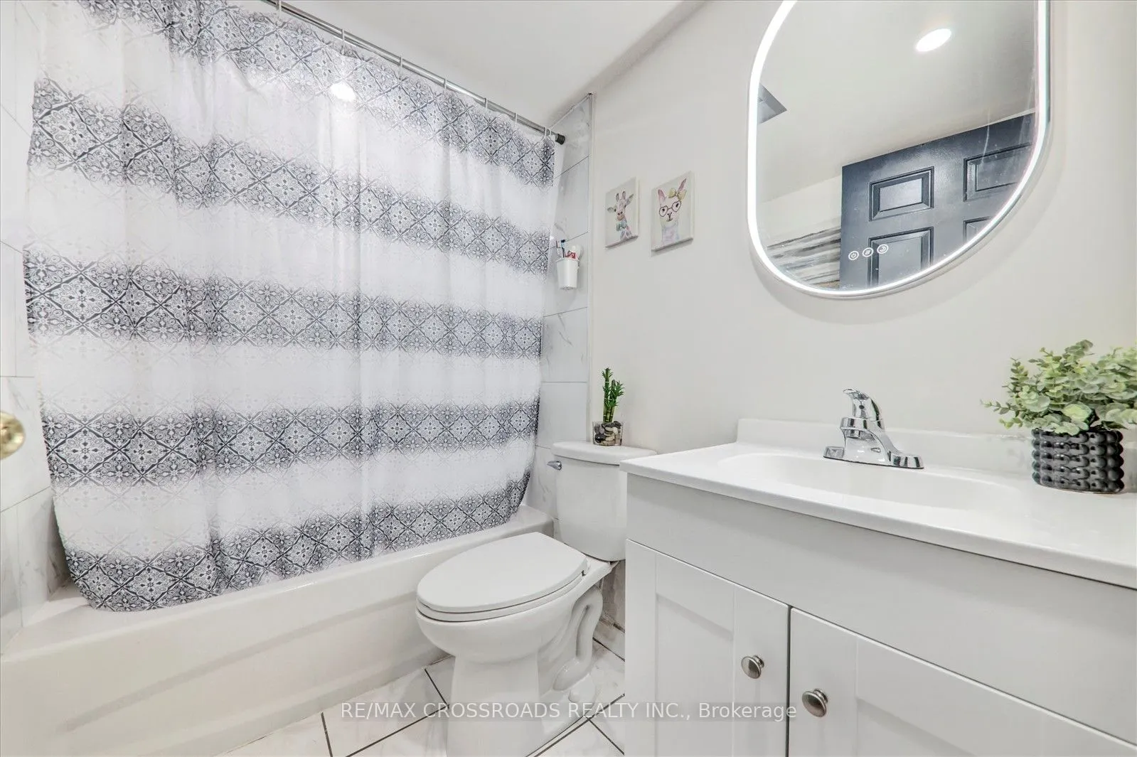 10 Tapscott Road, #409