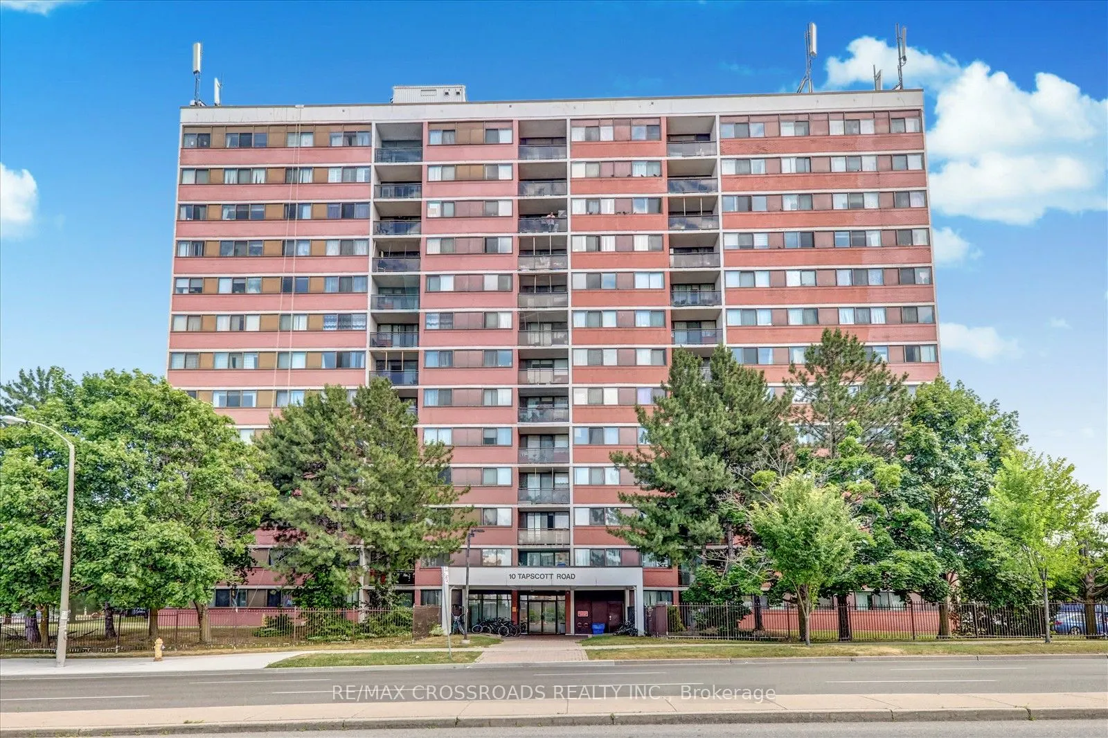 10 Tapscott Road, #409
