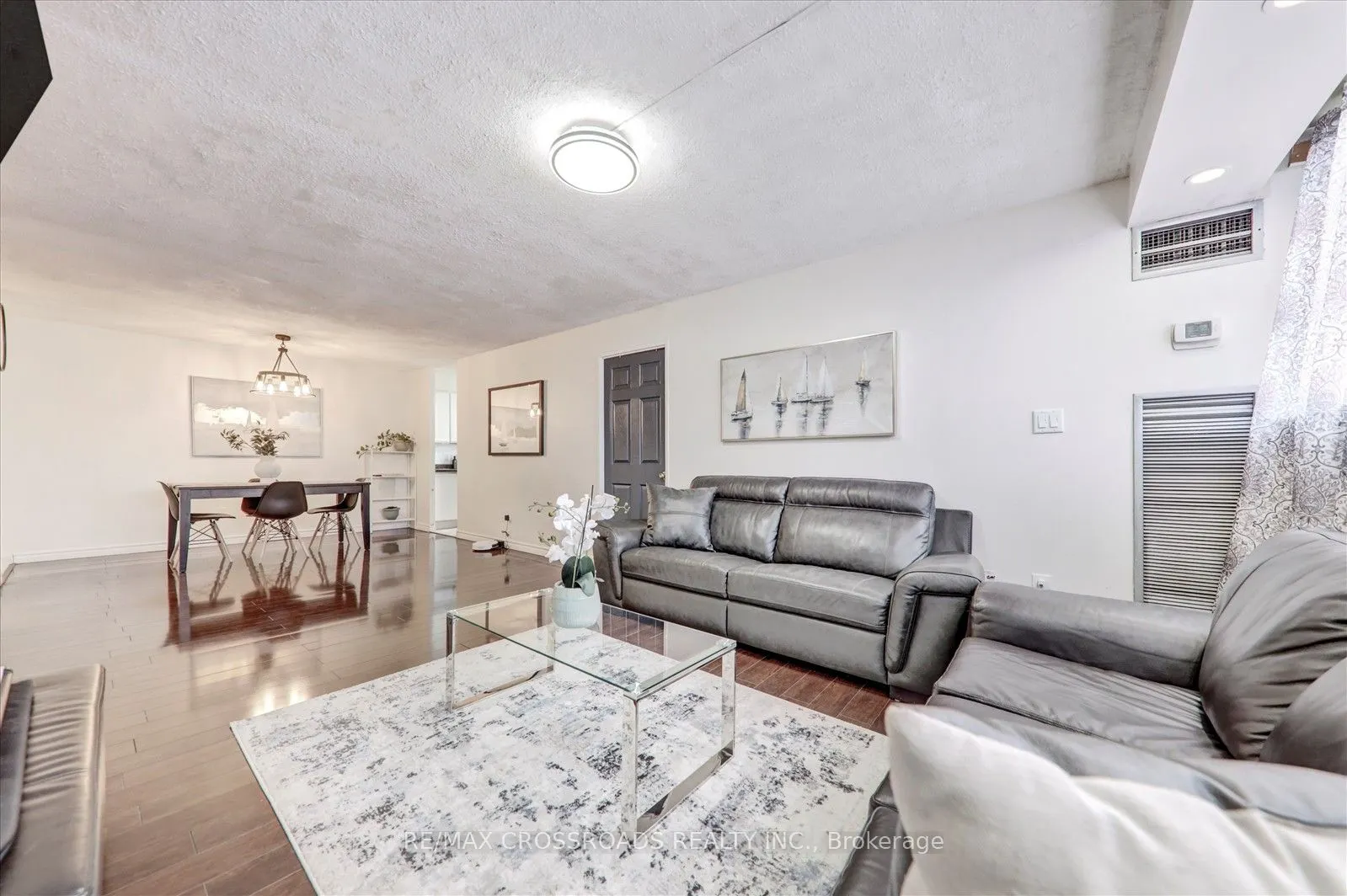 10 Tapscott Road, #409